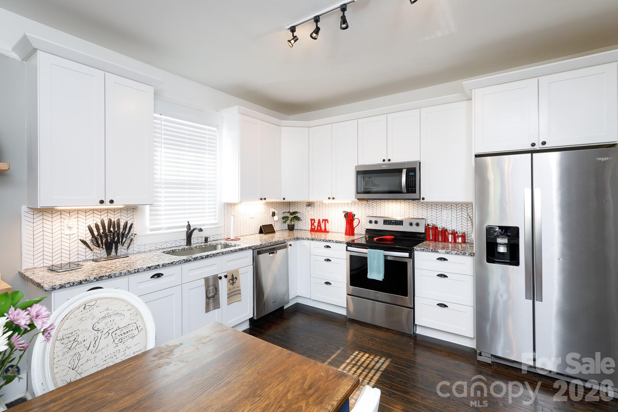 648 Izard Street Property Photo 16