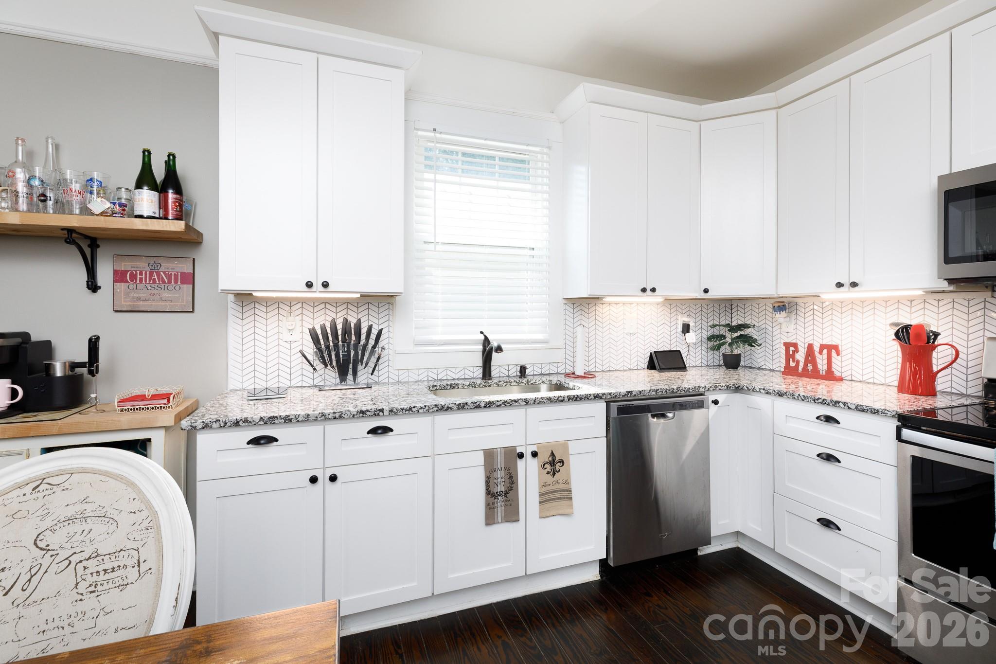 648 Izard Street Property Photo 17
