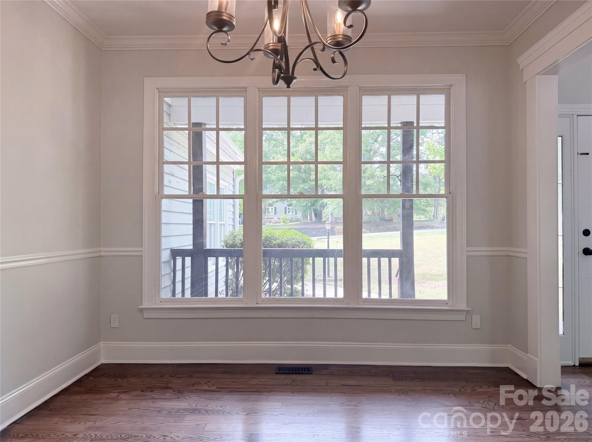 2496 Lake Shore Road Property Photo 5