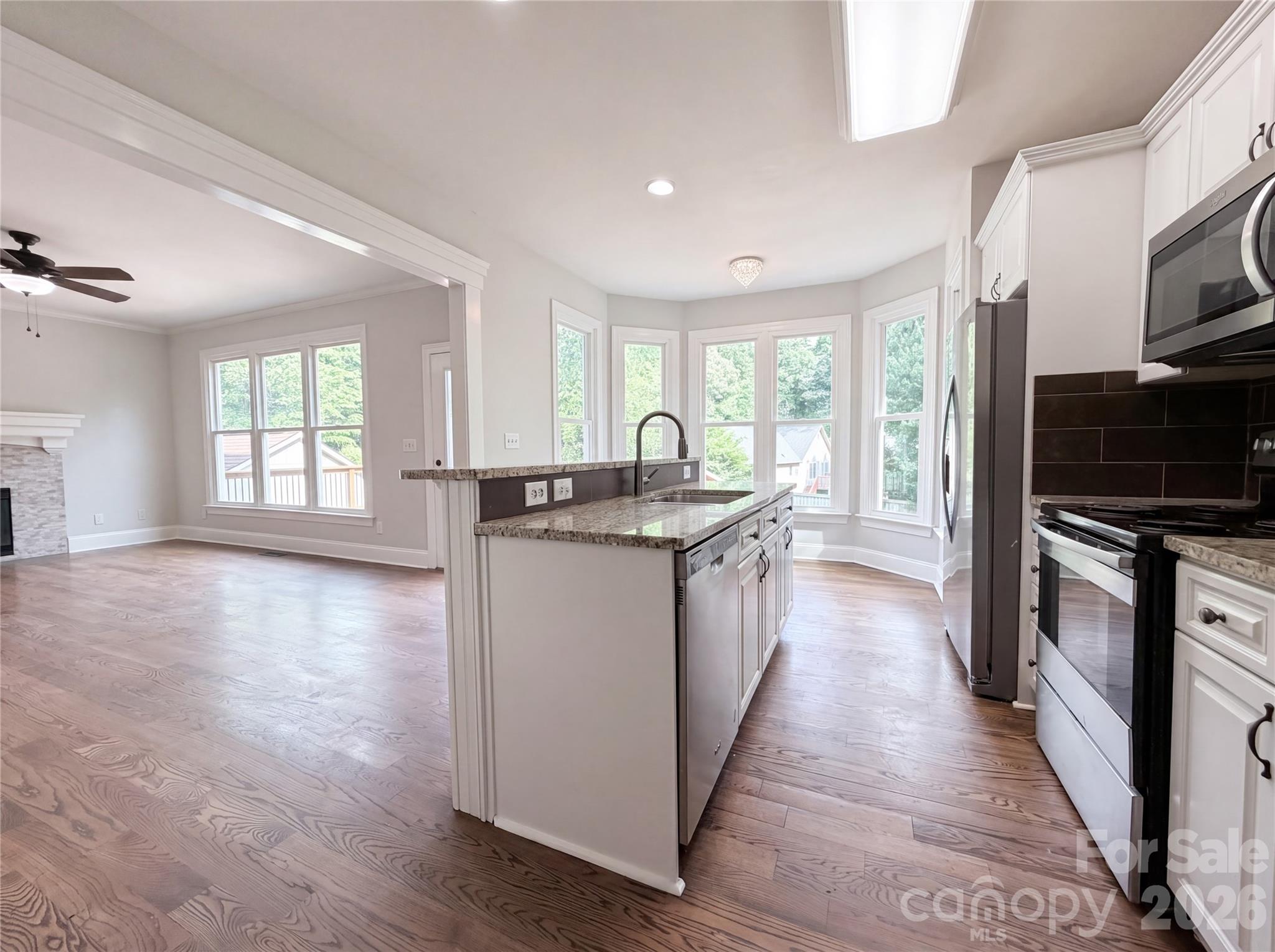 2496 Lake Shore Road Property Photo 6