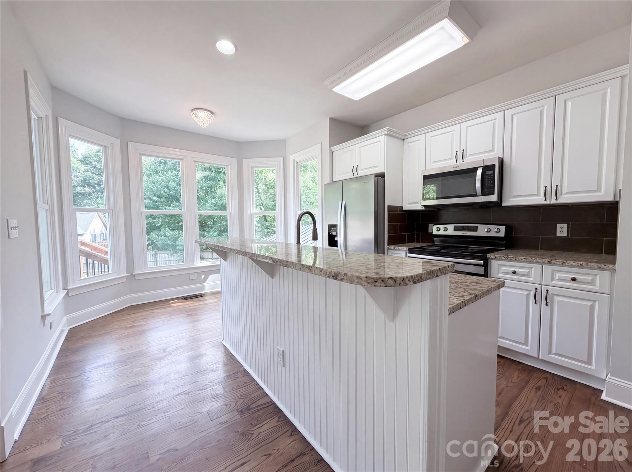2496 Lake Shore Road Property Photo 7