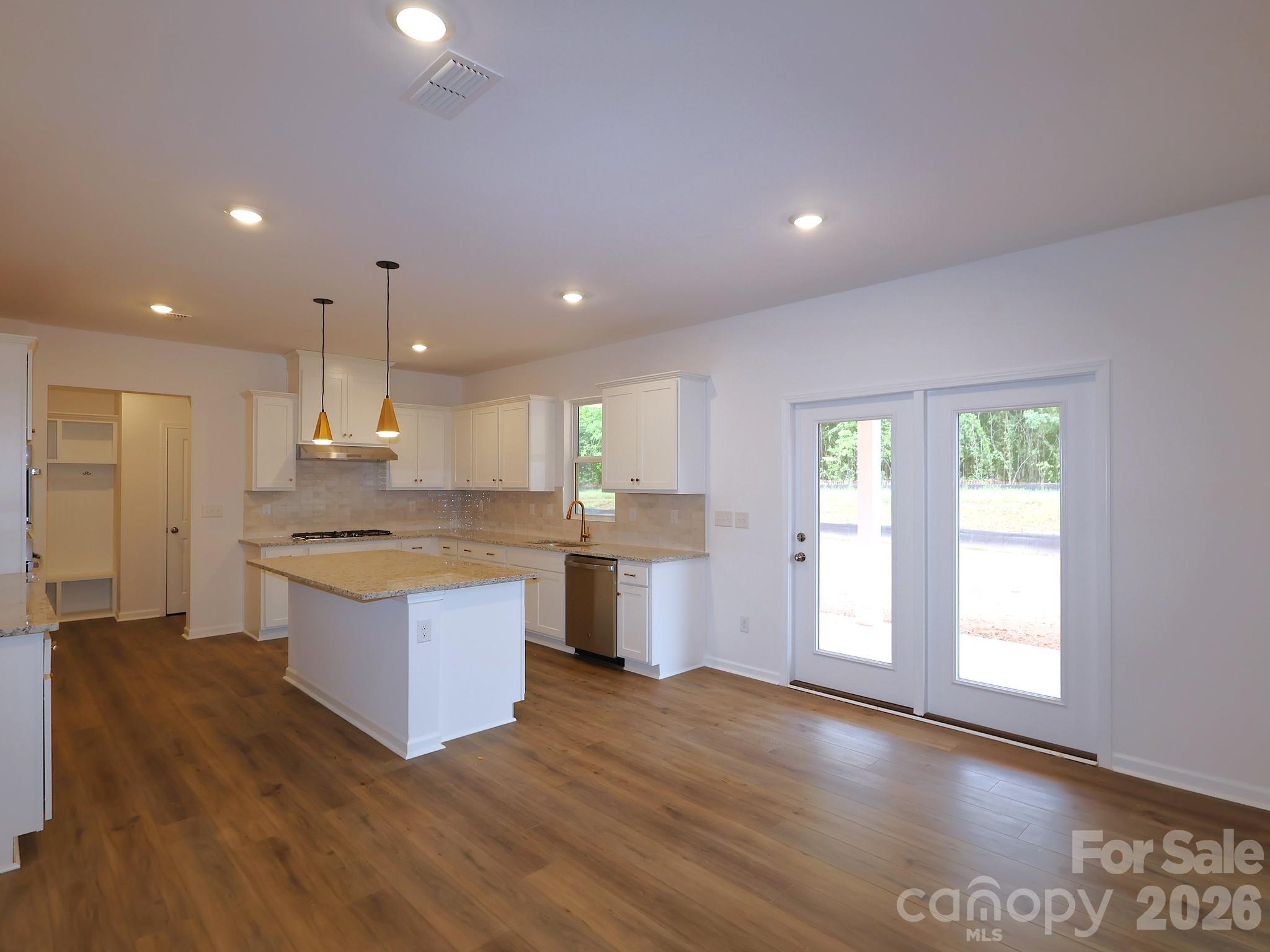 225 Amber Glen Drive Property Photo 3