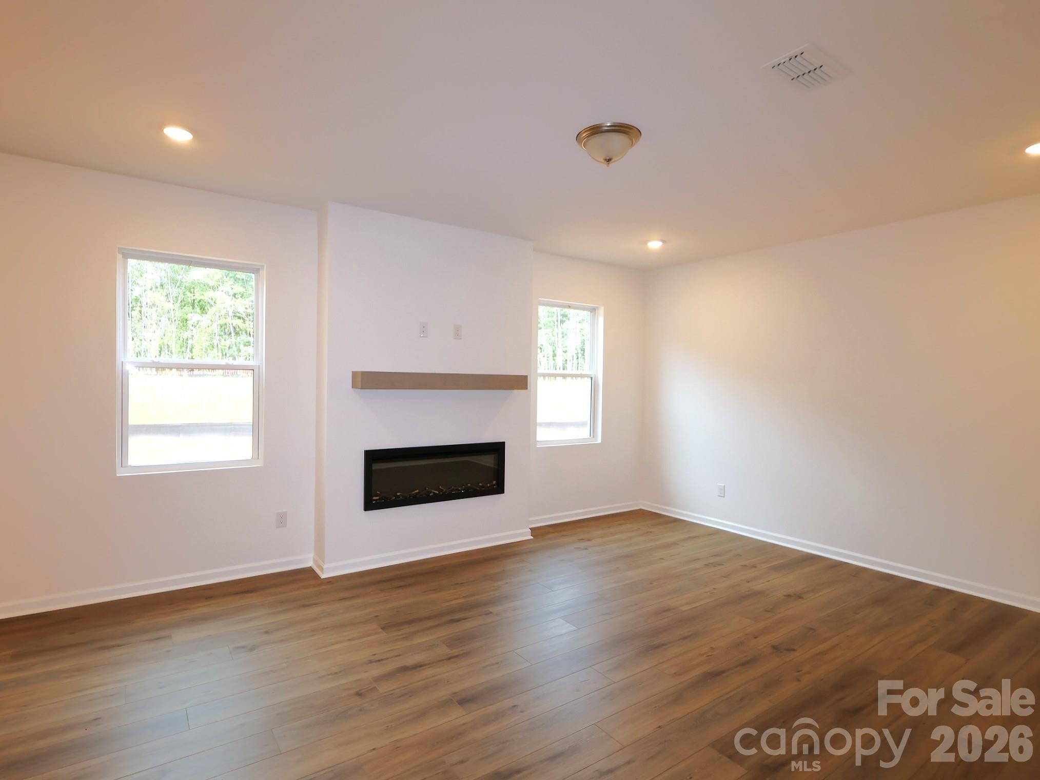 225 Amber Glen Drive Property Photo 4