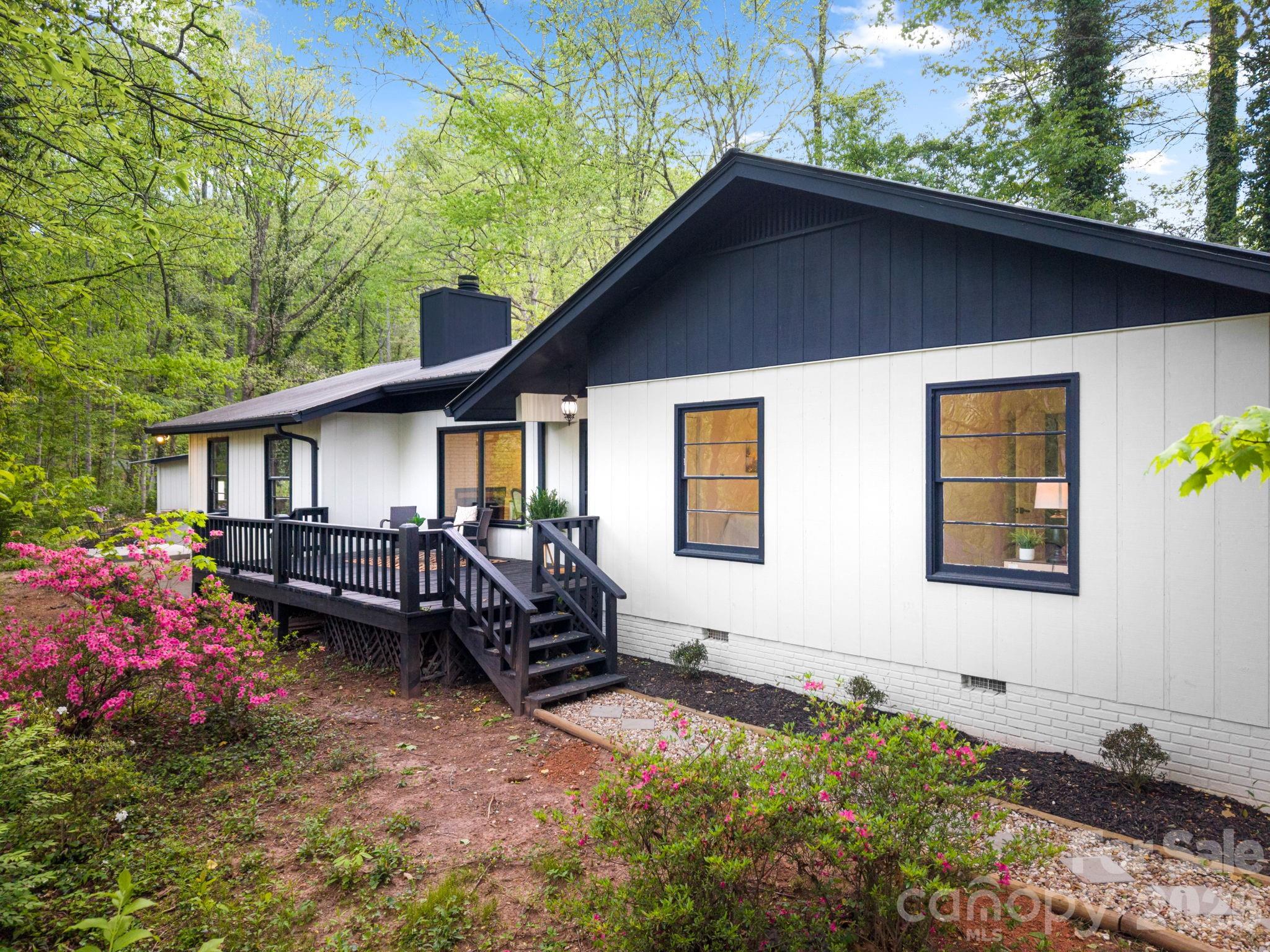 1 Virginia Lane Property Photo 2