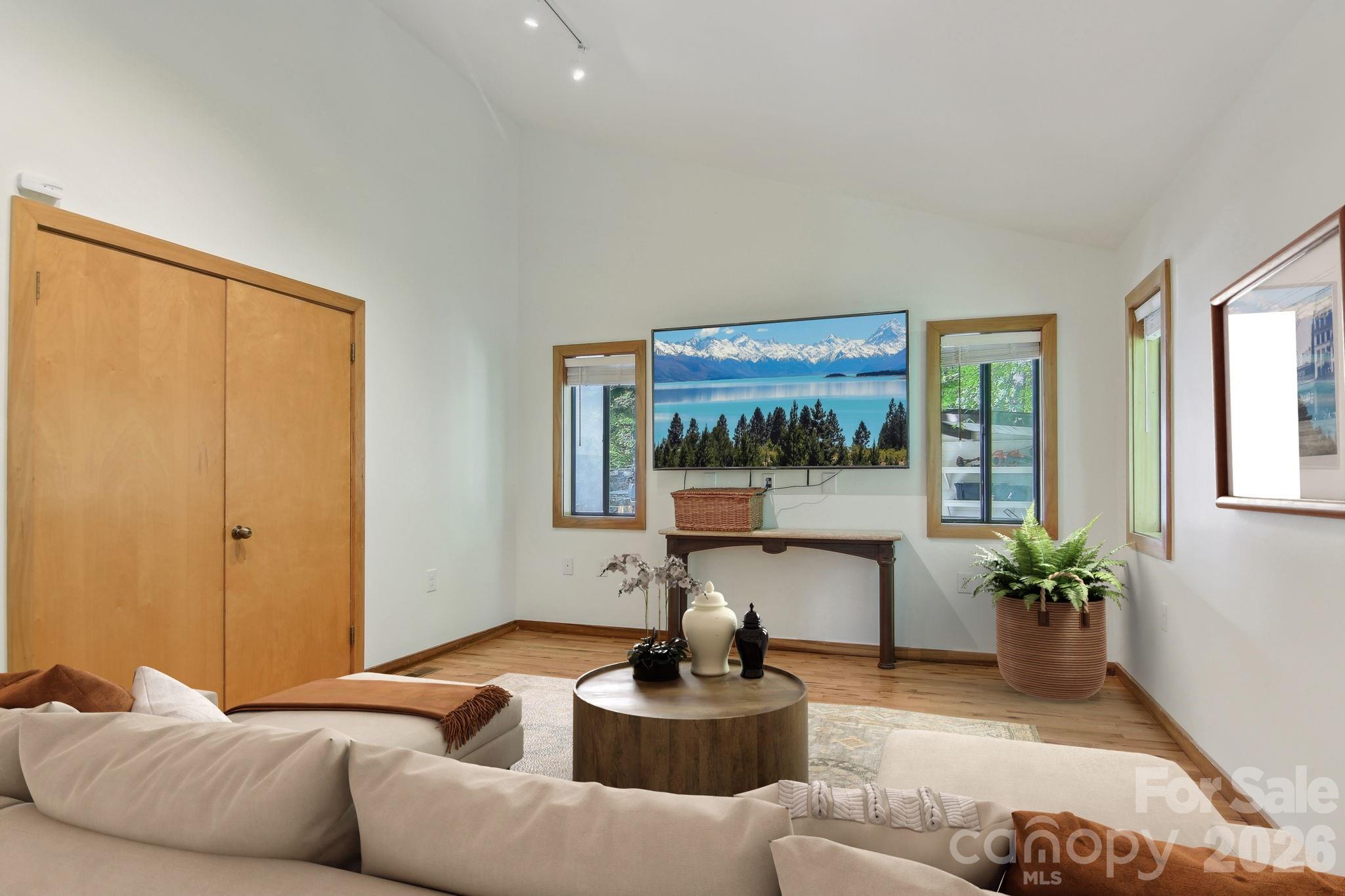 295 Dills Road Property Photo 14