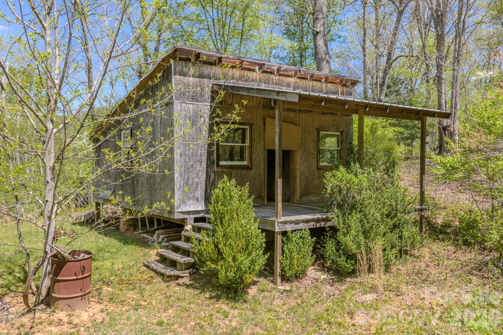 143 Gouge Cemetery Road Property Photo 4