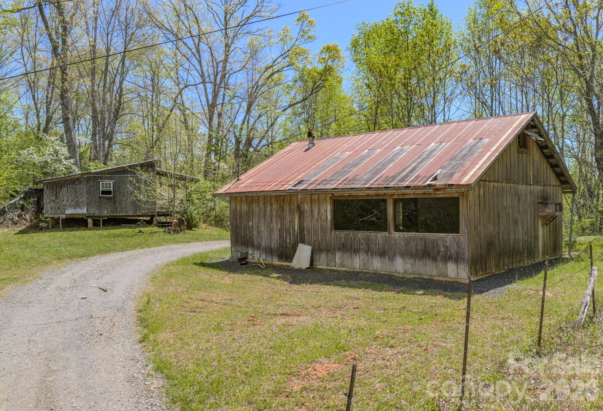 143 Gouge Cemetery Road Property Photo 6