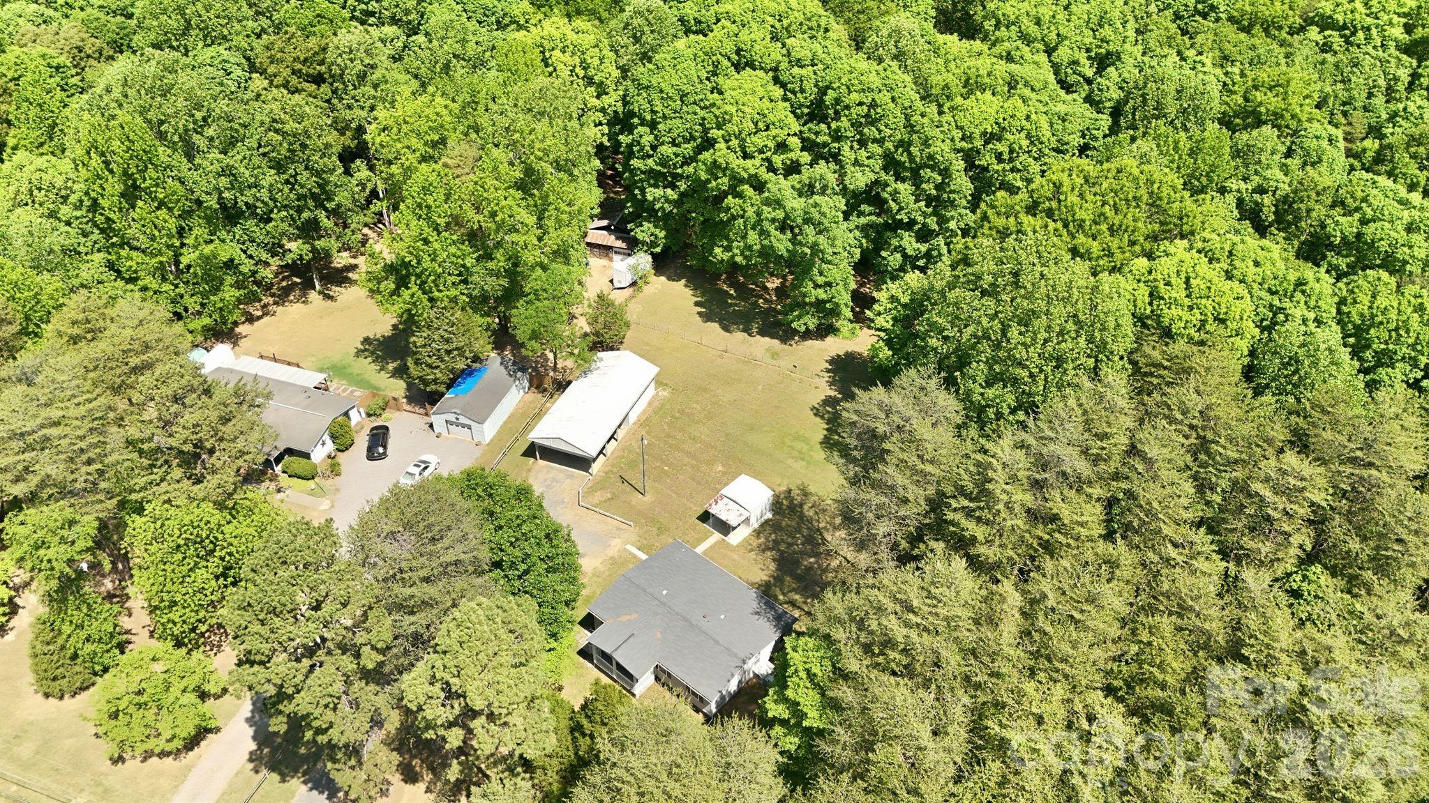 136 Woodridge Lane Property Photo 37