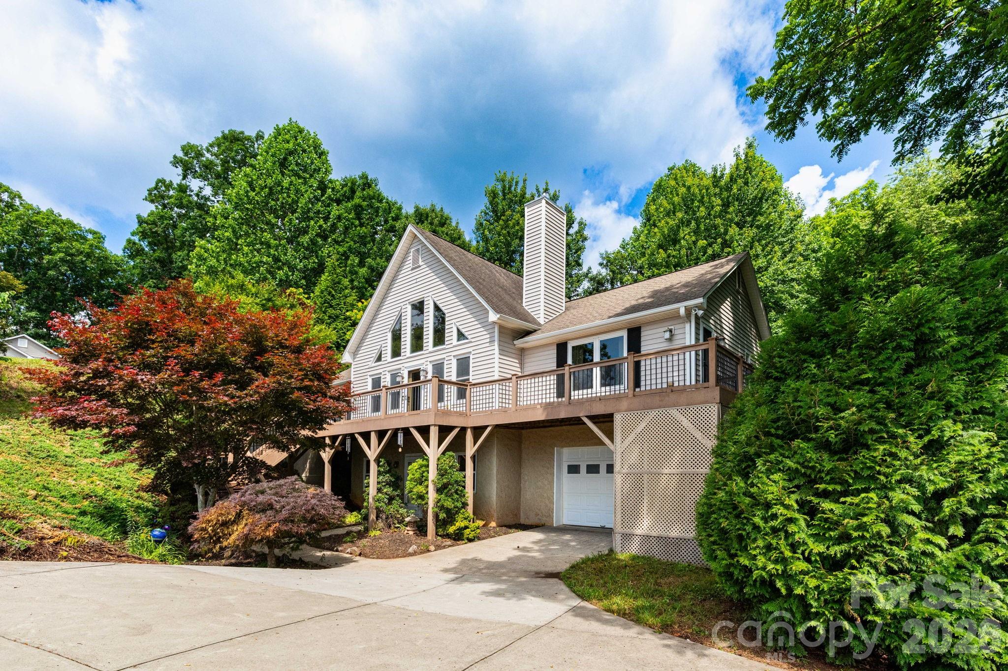 44 Deer Meadows Drive Property Photo 1
