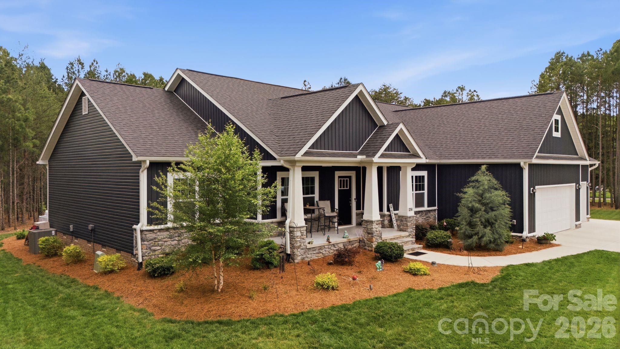 314 Potters Landing Property Photo 3