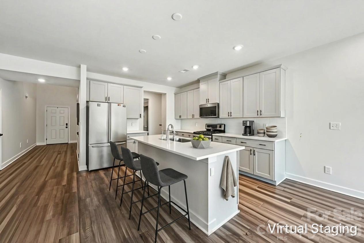 4624 Woodgreen Avenue Property Photo 2