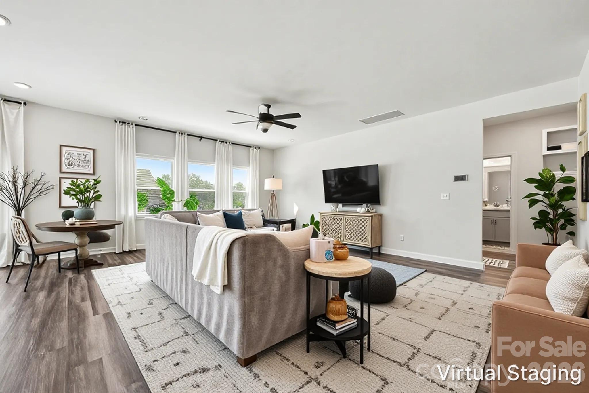 4624 Woodgreen Avenue Property Photo 4