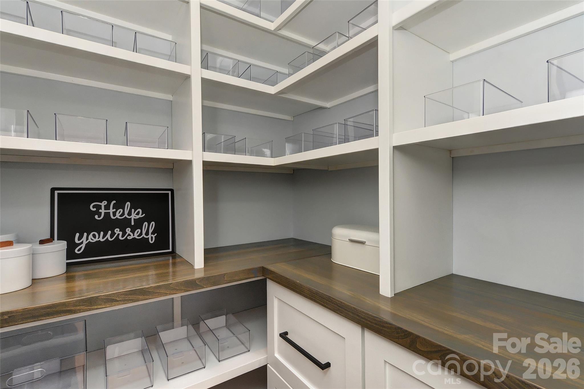 4624 Woodgreen Avenue Property Photo 8