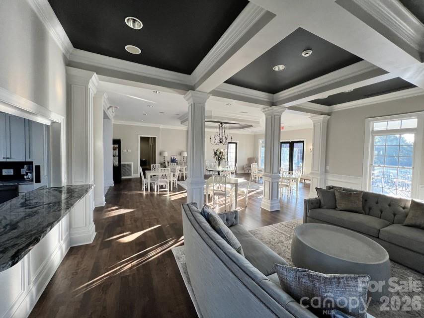 4624 Woodgreen Avenue Property Photo 28