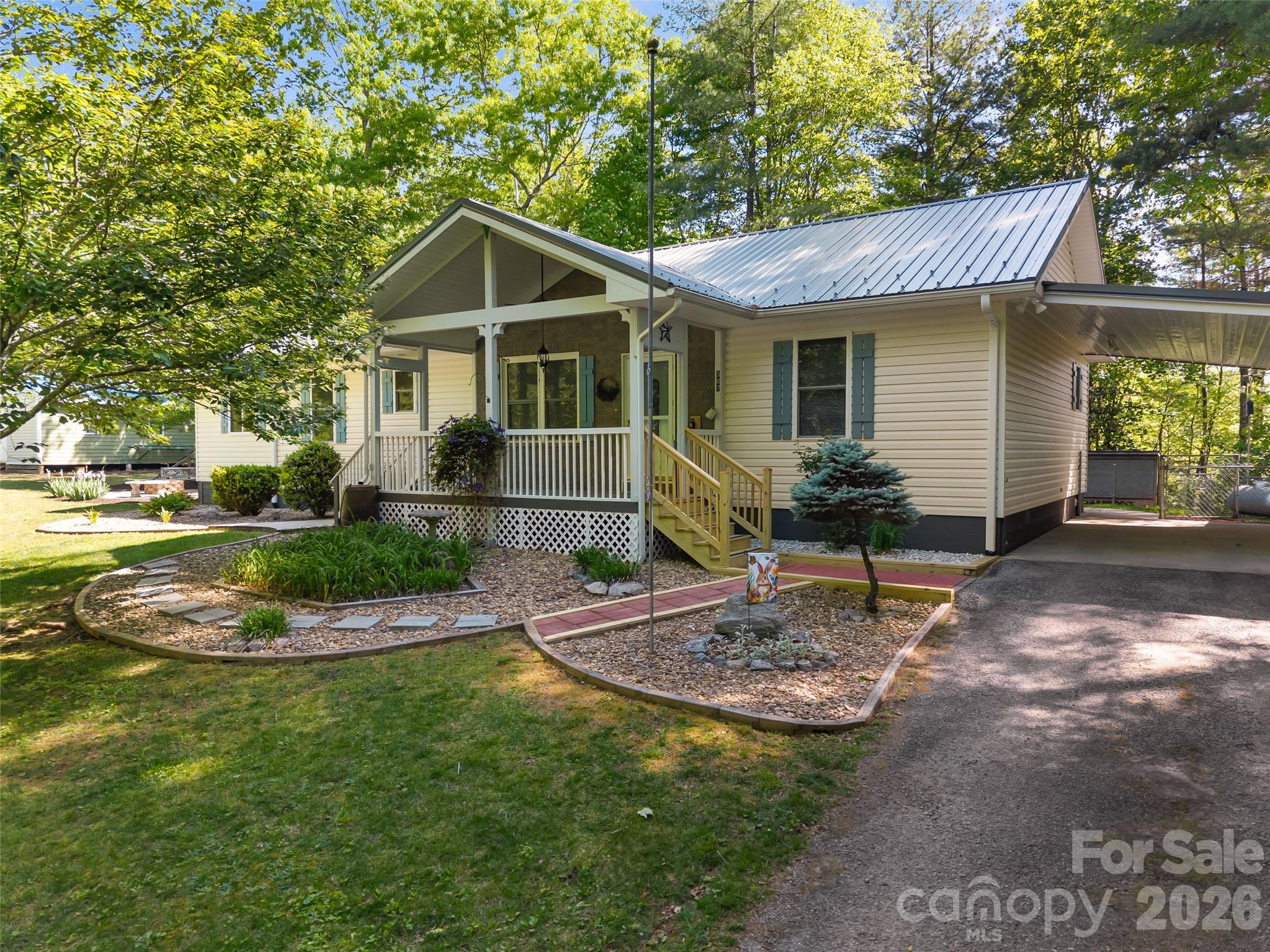 387 Crystal Creek Drive Property Photo 1