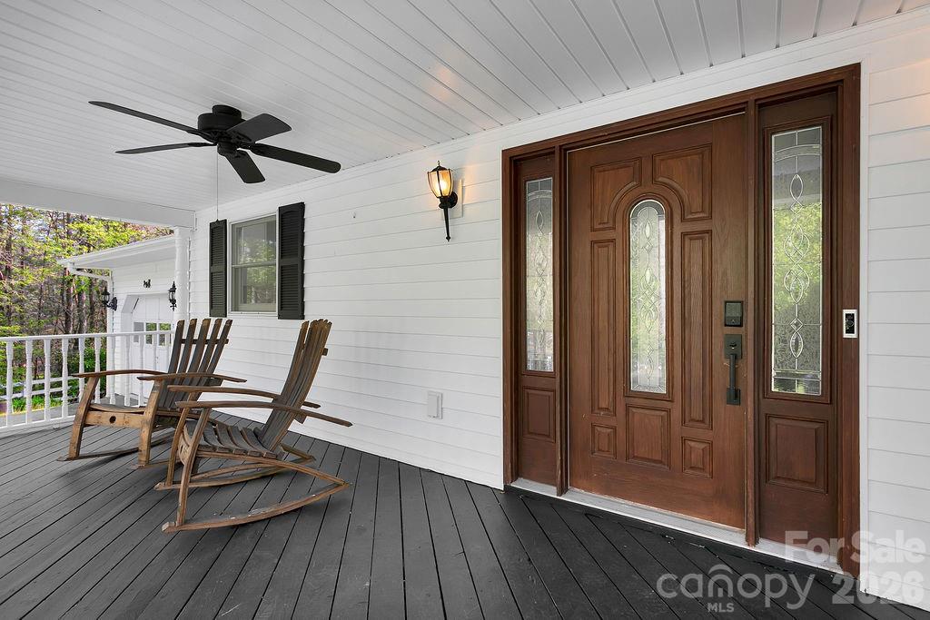 1388 King Road Property Photo 6