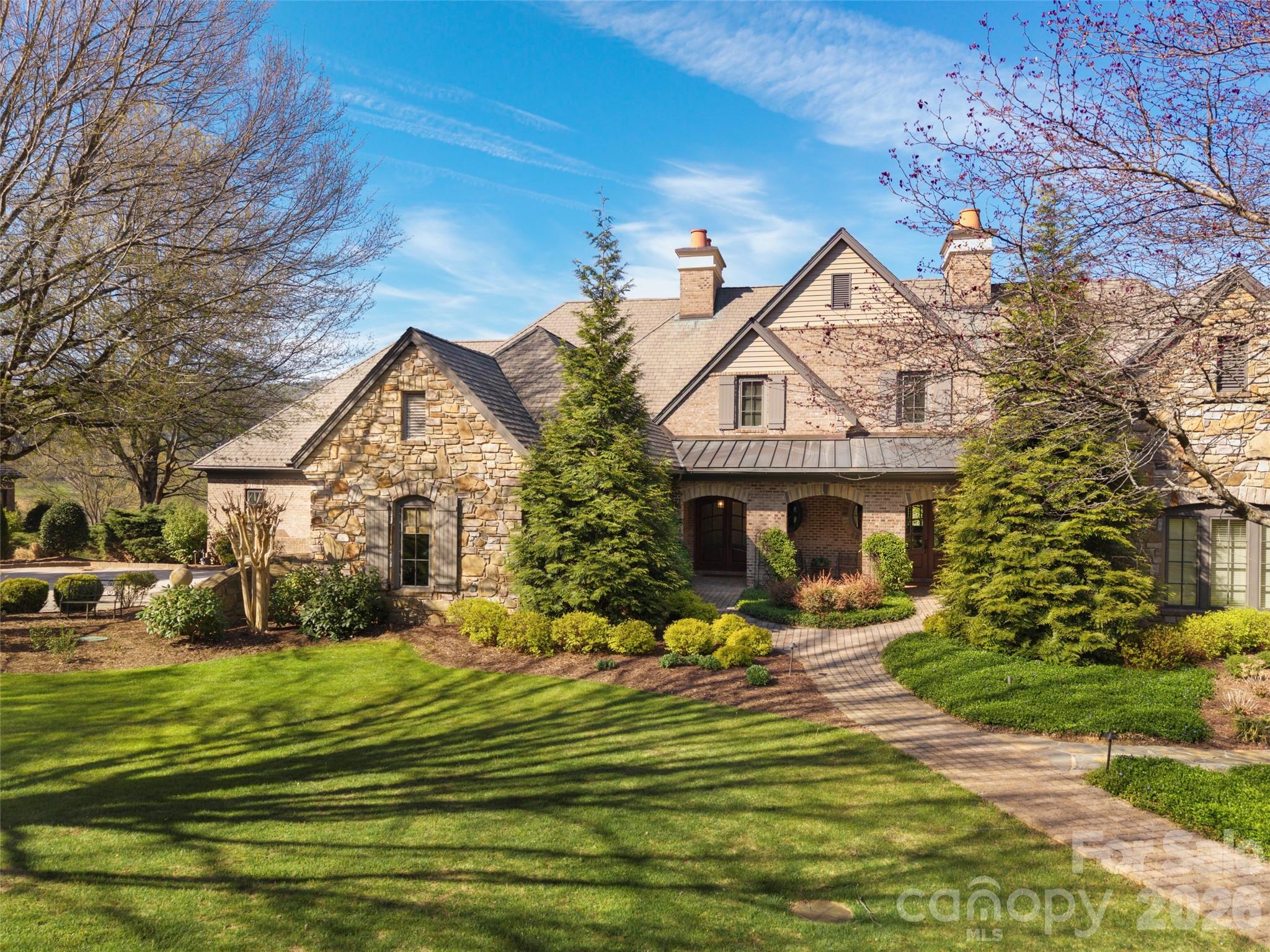 14 Golfside Court Property Photo 5