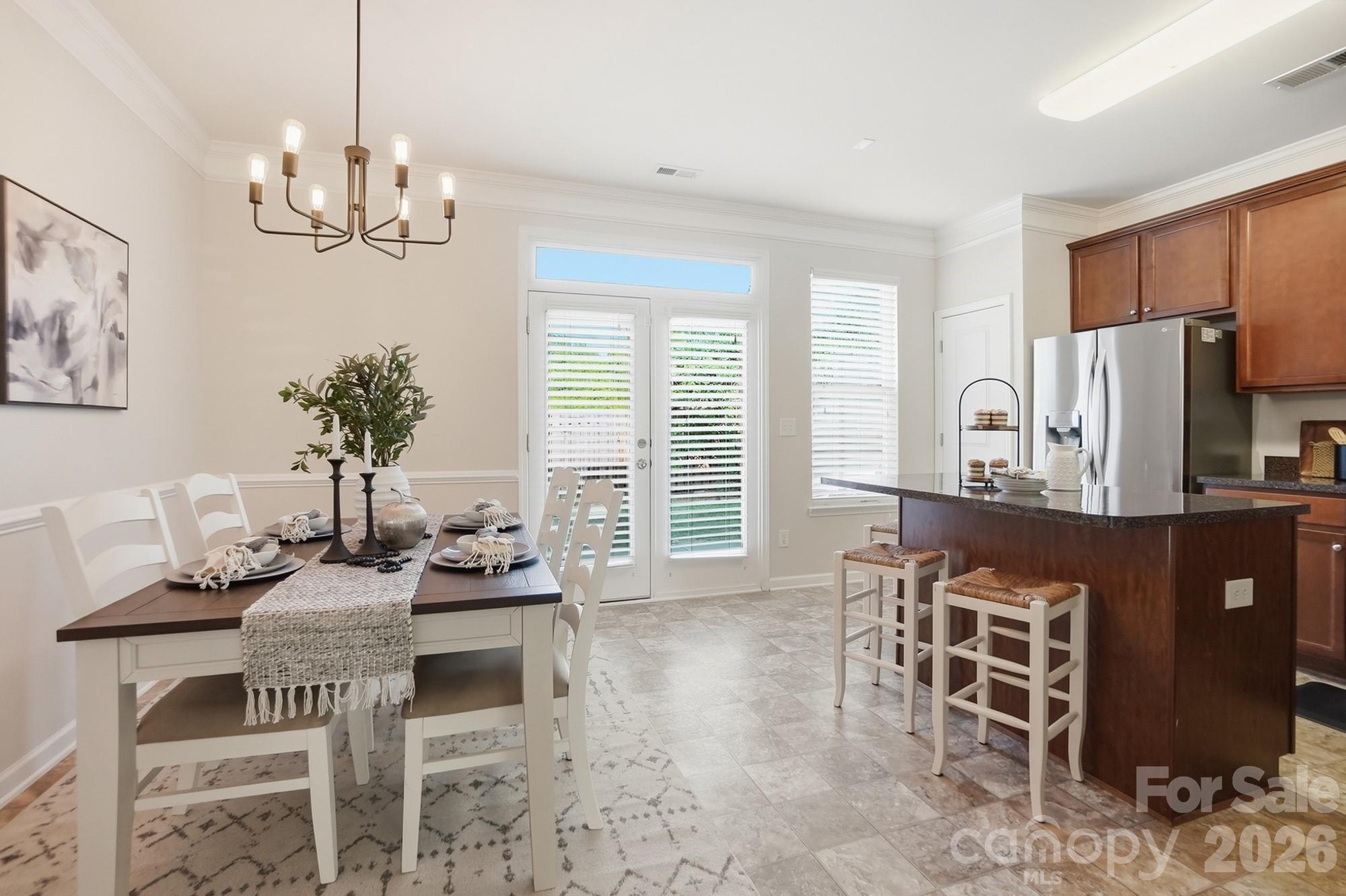 2833 Birkhill Lane Property Photo 8
