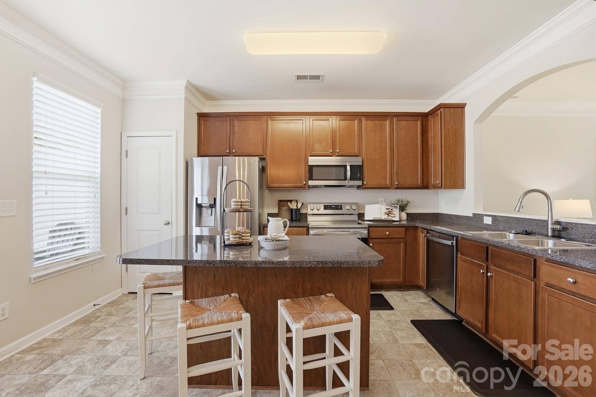 2833 Birkhill Lane Property Photo 9