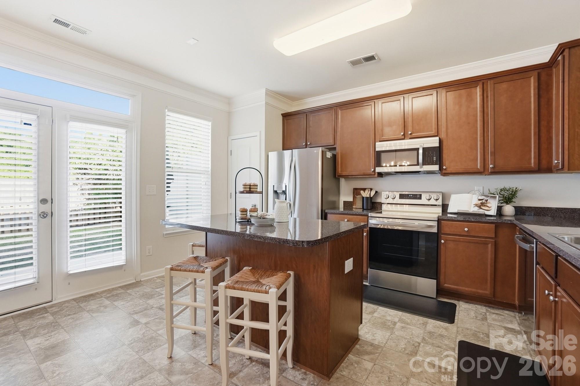 2833 Birkhill Lane Property Photo 10