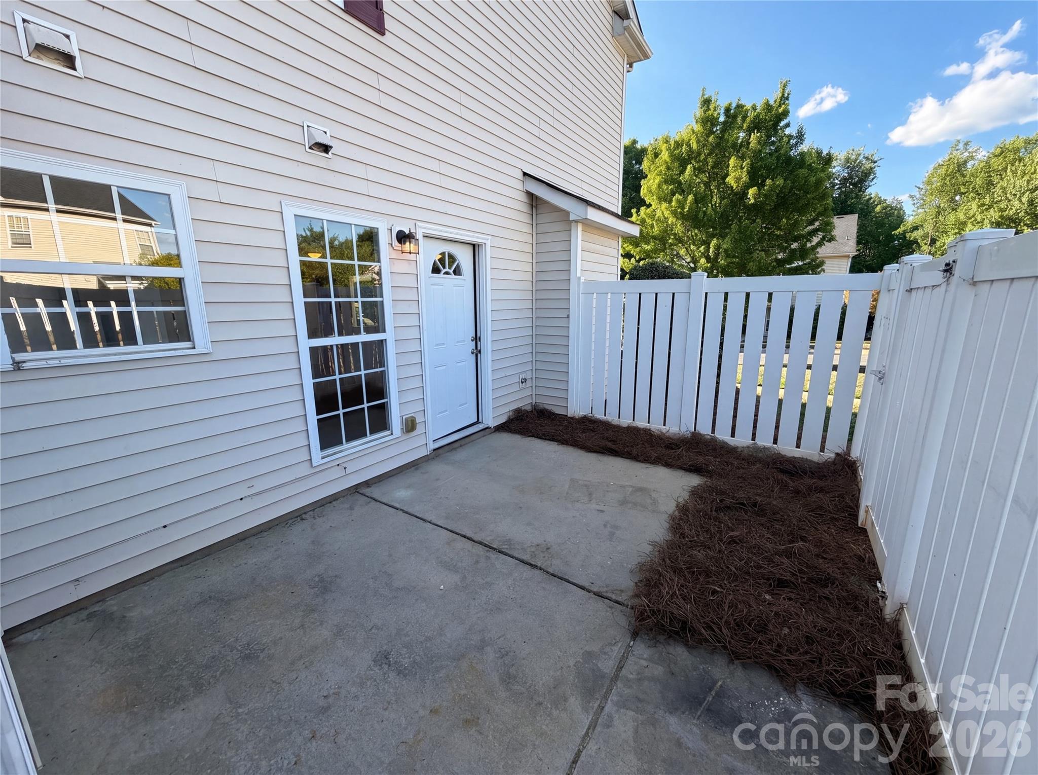 9510 Littleleaf Drive Property Photo 3