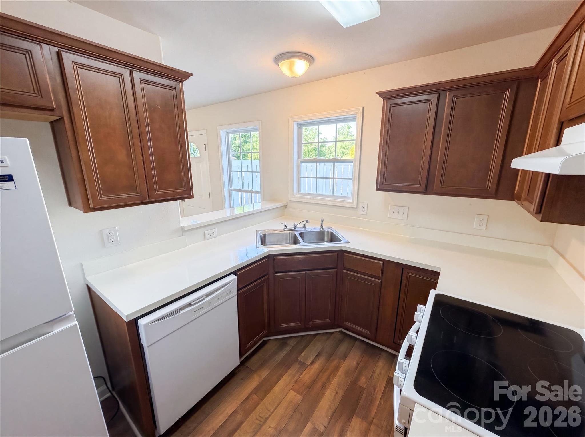 9510 Littleleaf Drive Property Photo 8
