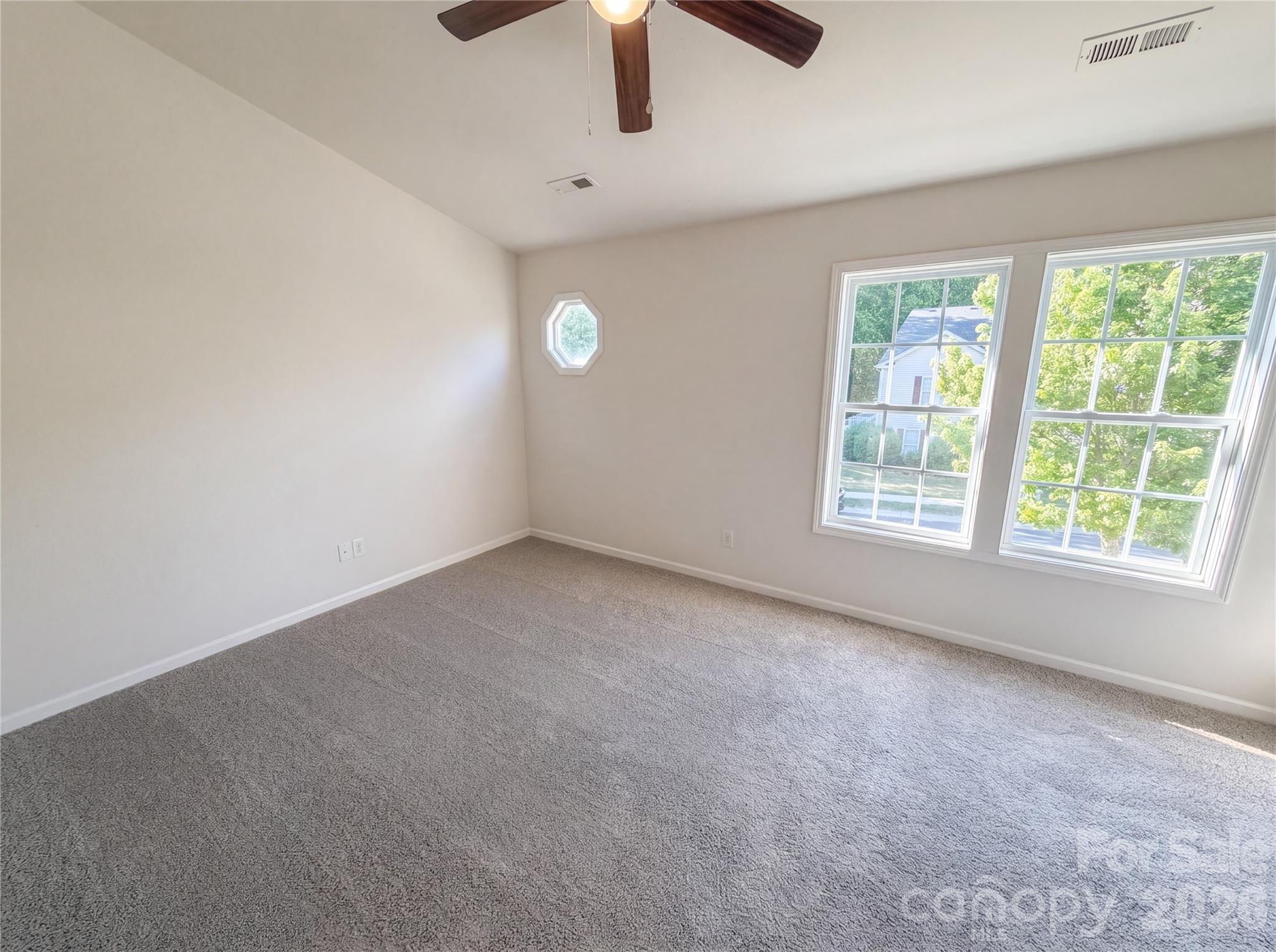 9510 Littleleaf Drive Property Photo 11