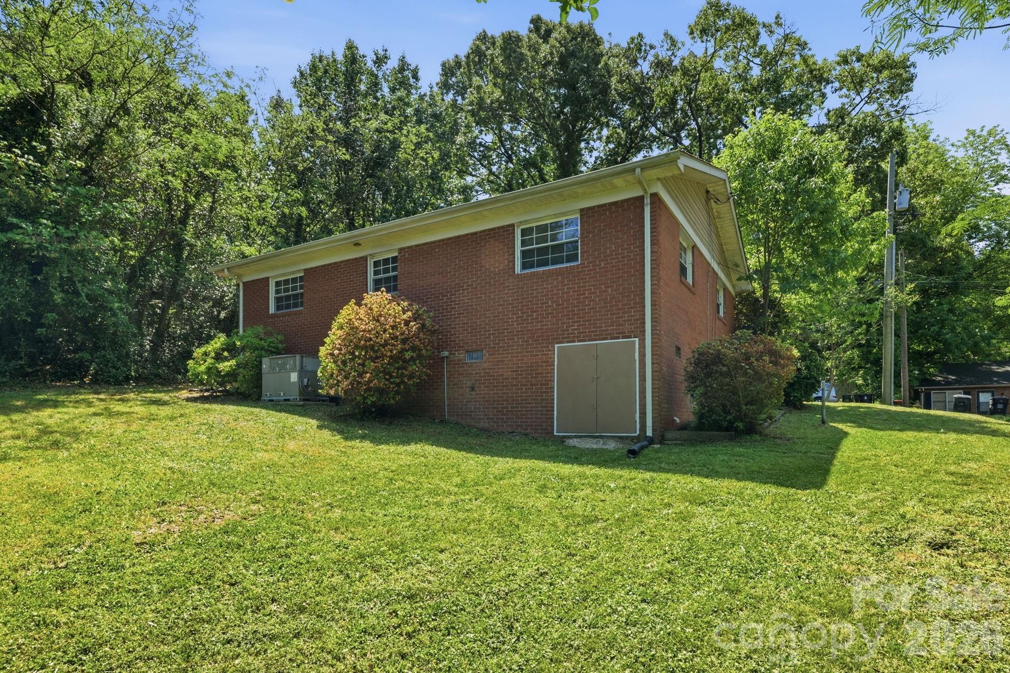 153 American Avenue Property Photo 38