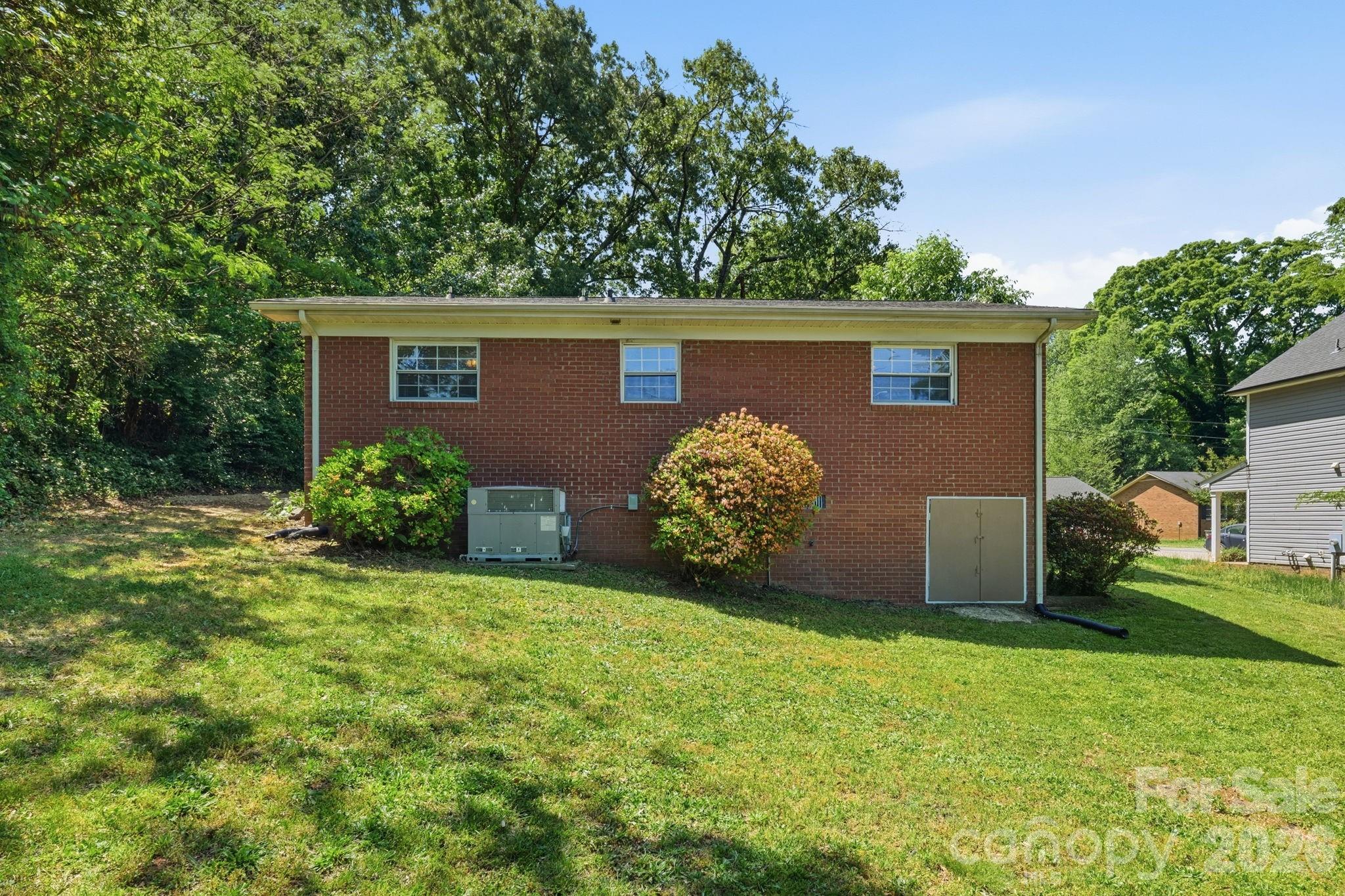 153 American Avenue Property Photo 40
