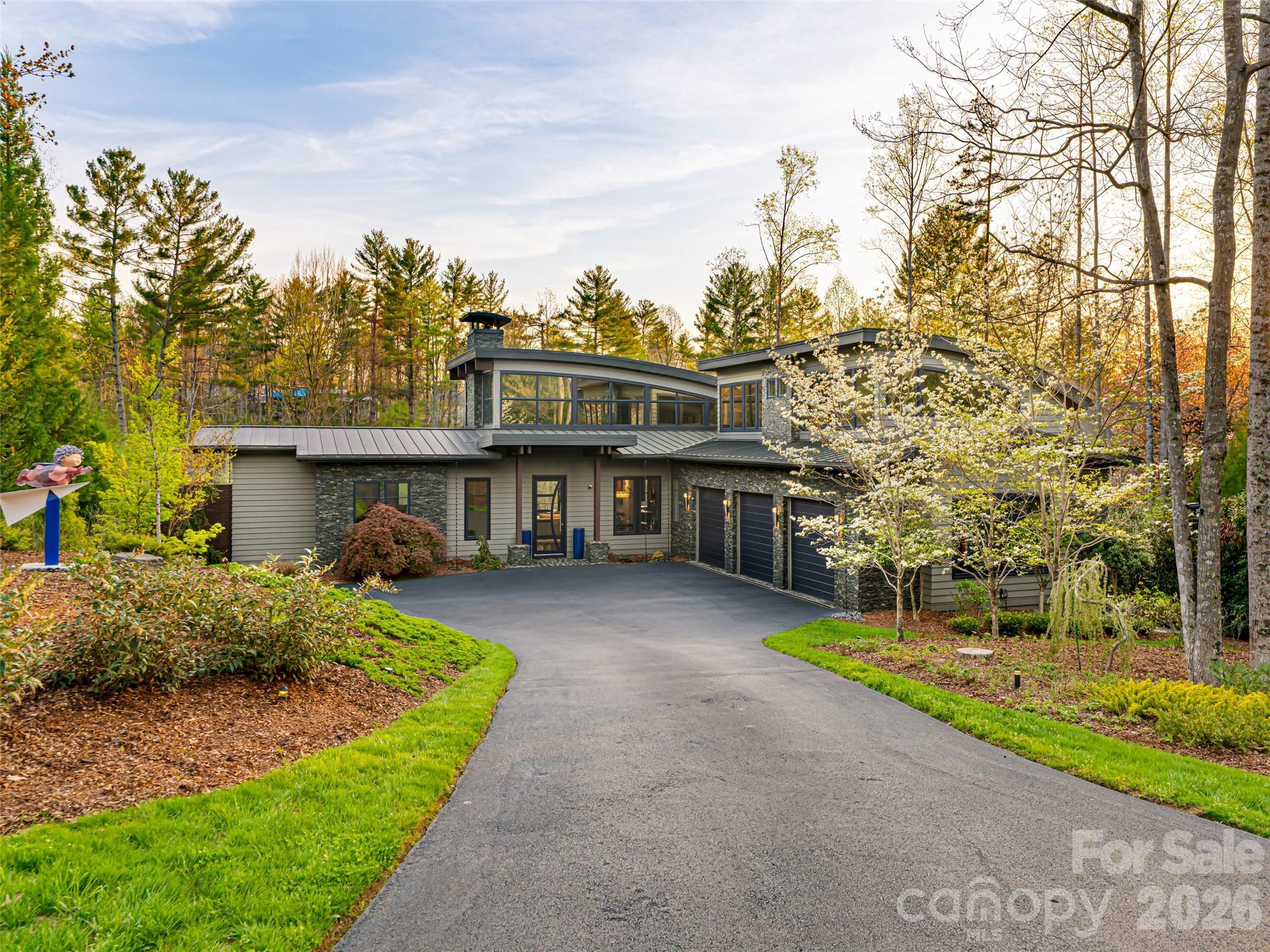 32 Brookline Drive Property Photo 1