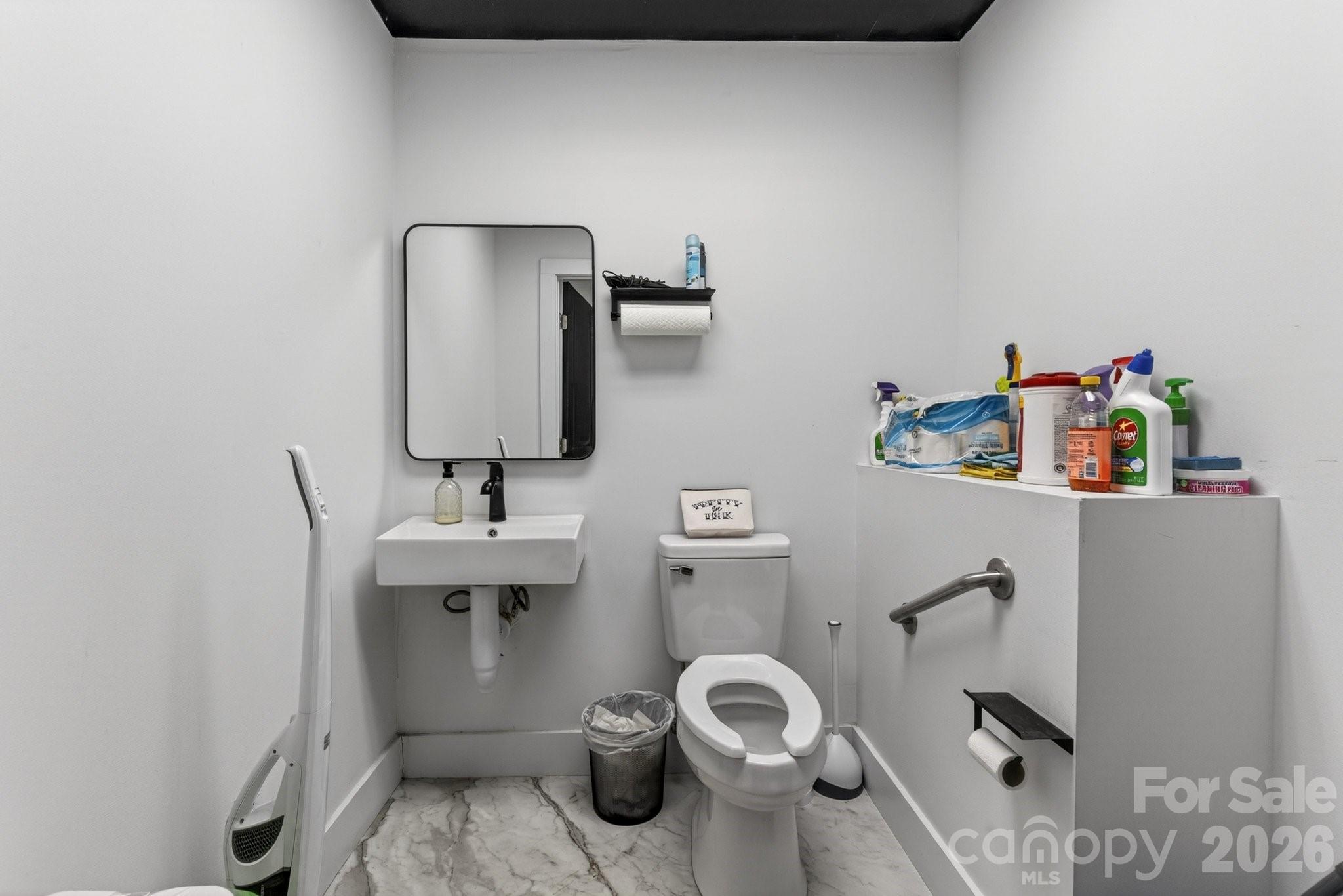 3440 E Broad Street Property Photo 28