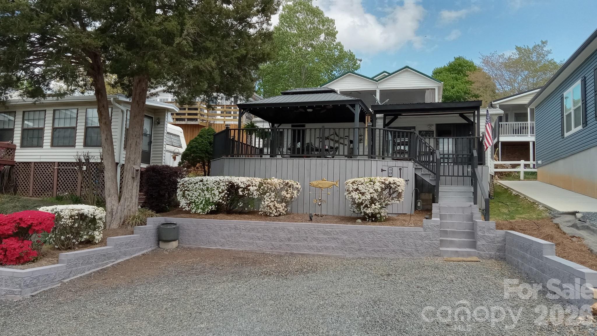 120 Elm Street Property Photo 1
