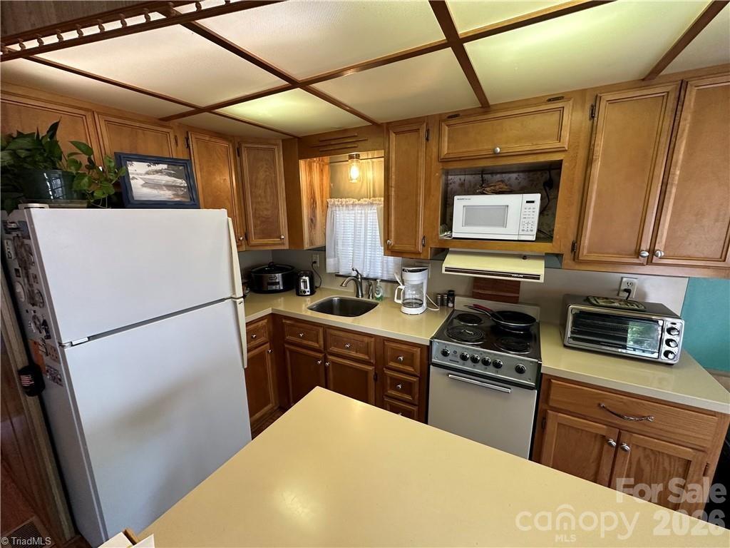120 Elm Street Property Photo 9