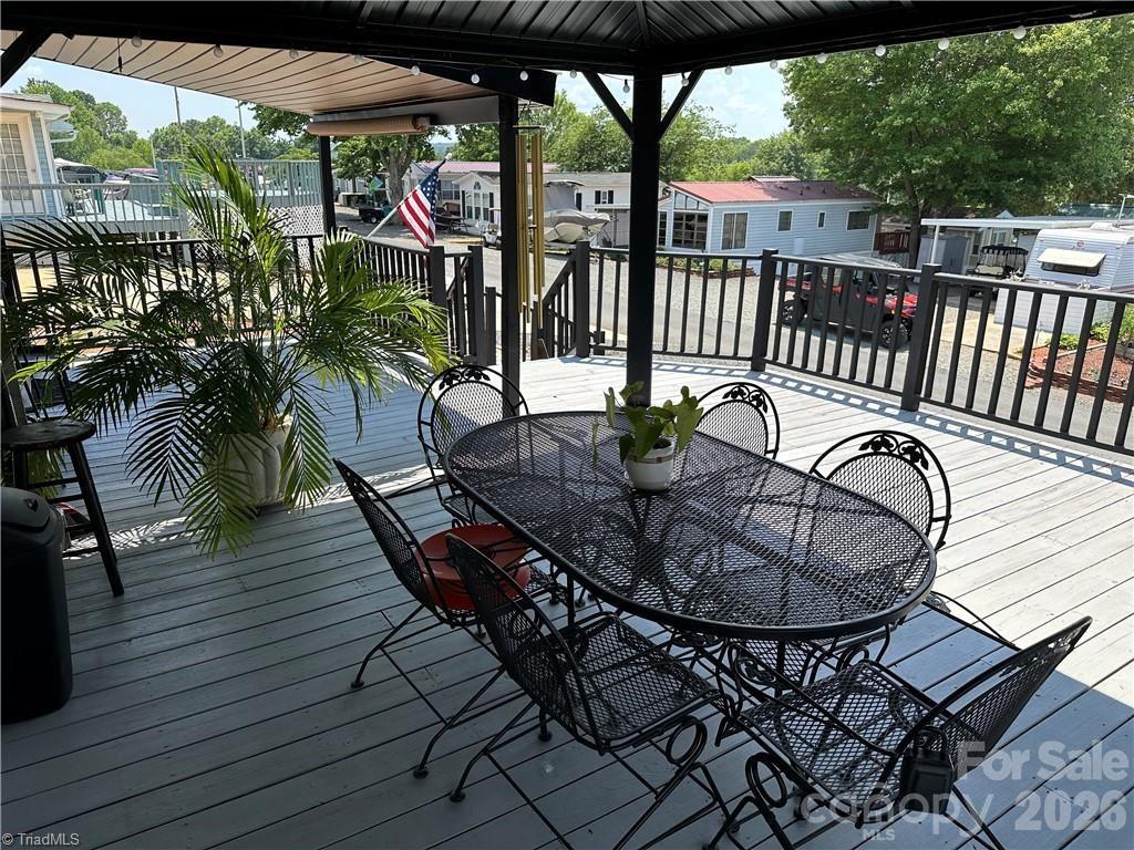120 Elm Street Property Photo 22