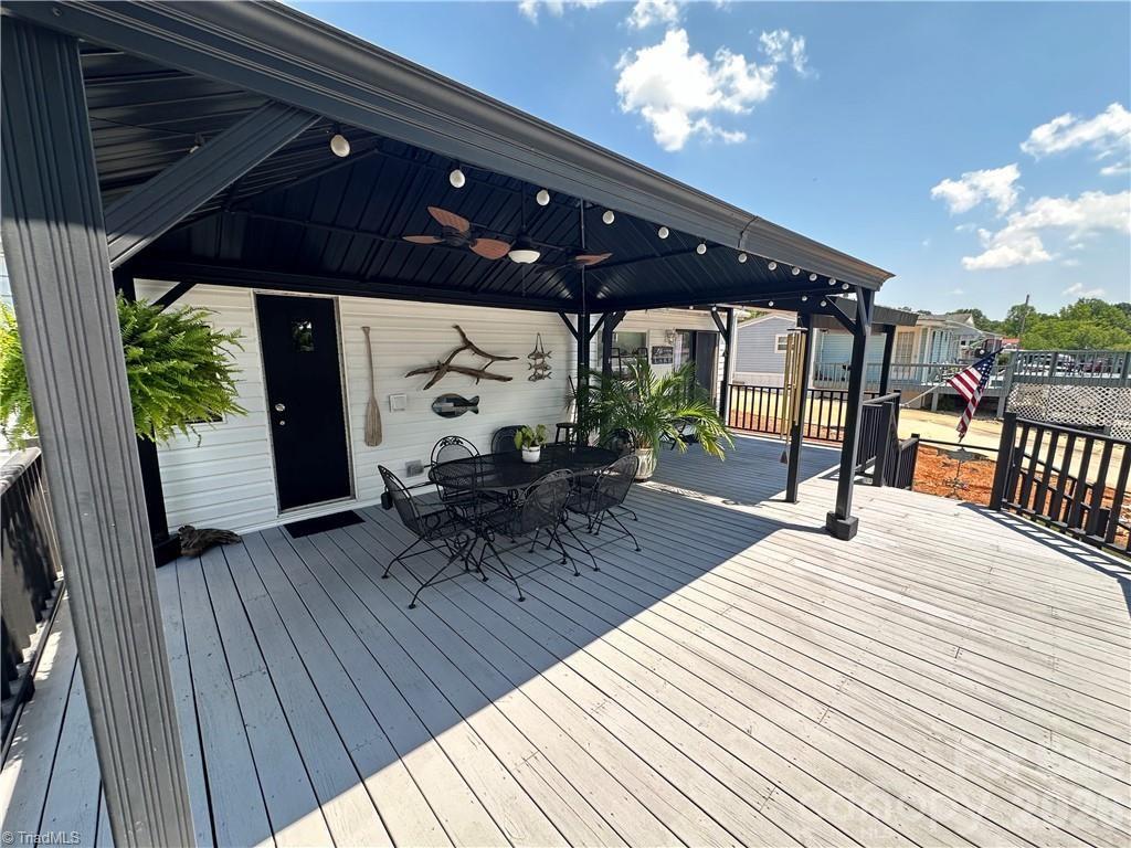 120 Elm Street Property Photo 26