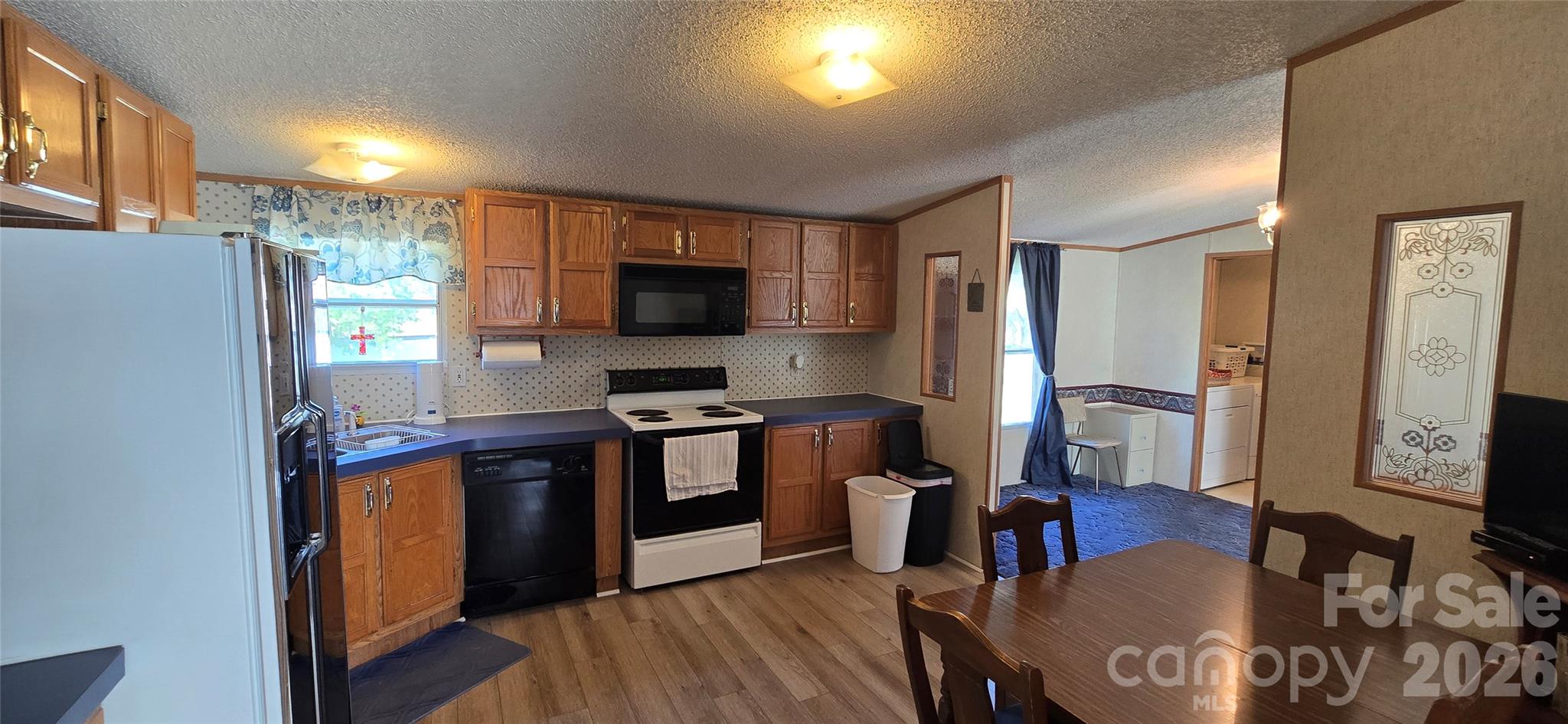 3700 Marlboro Drive Property Photo 7