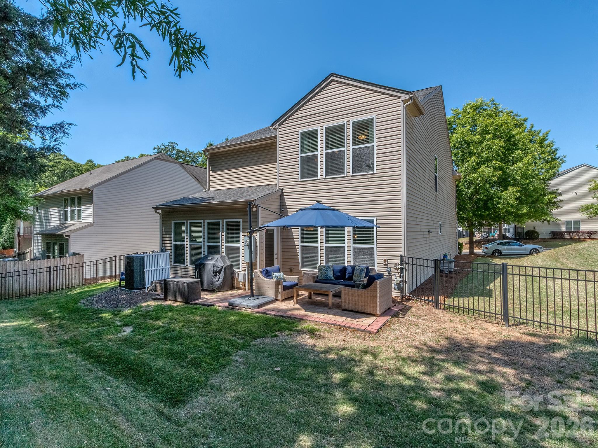 1726 Royal Gorge Avenue Property Photo 5