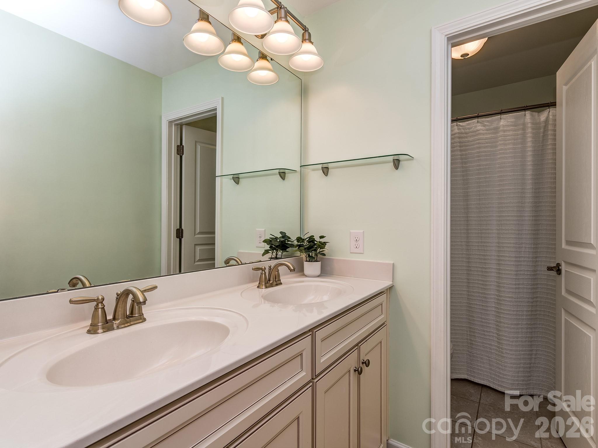 1726 Royal Gorge Avenue Property Photo 21