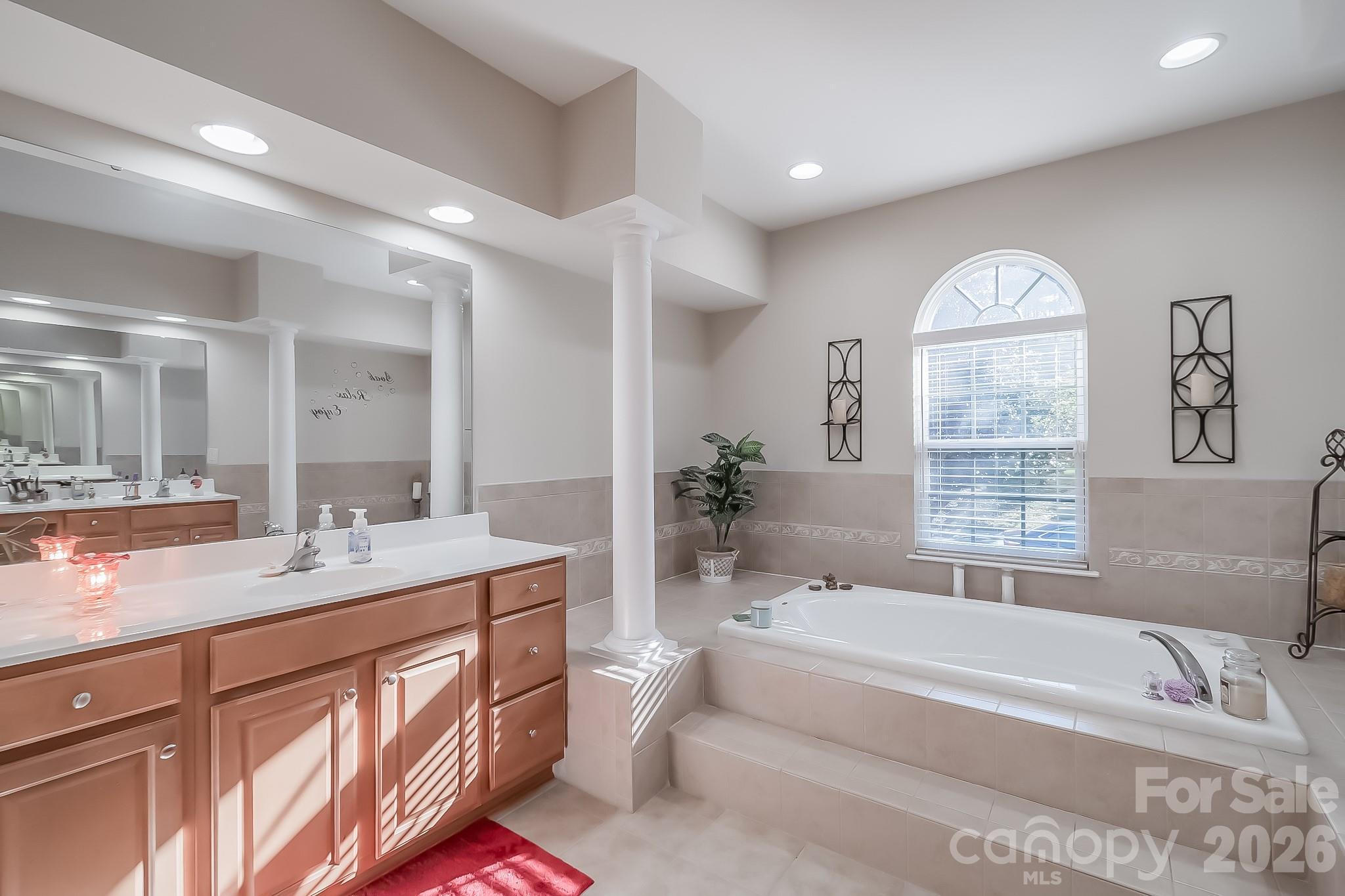 124 Whiterock Drive 58 Property Photo 28