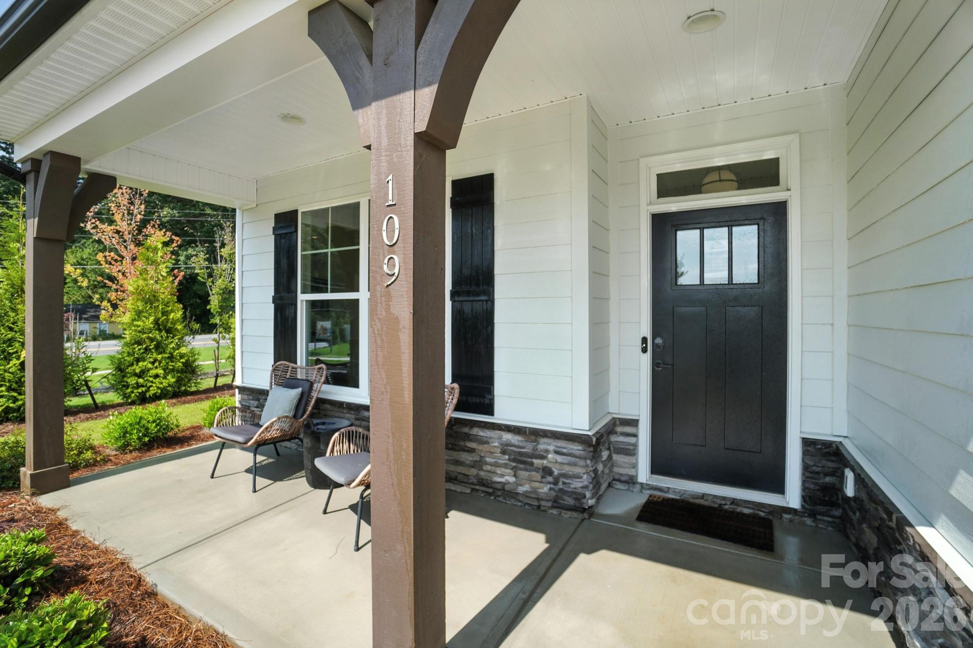 109 Summerhill Drive Property Photo 3