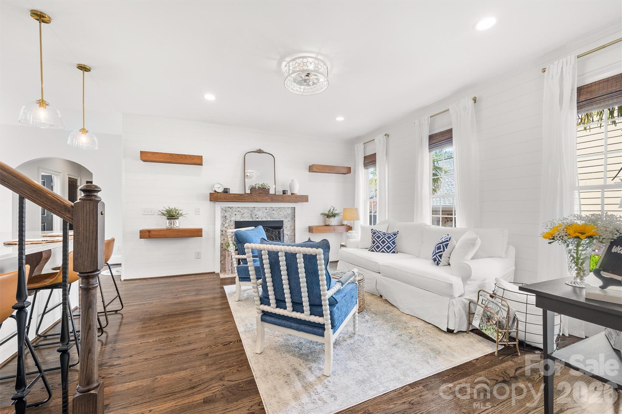 816 Victorian Way Property Photo 8