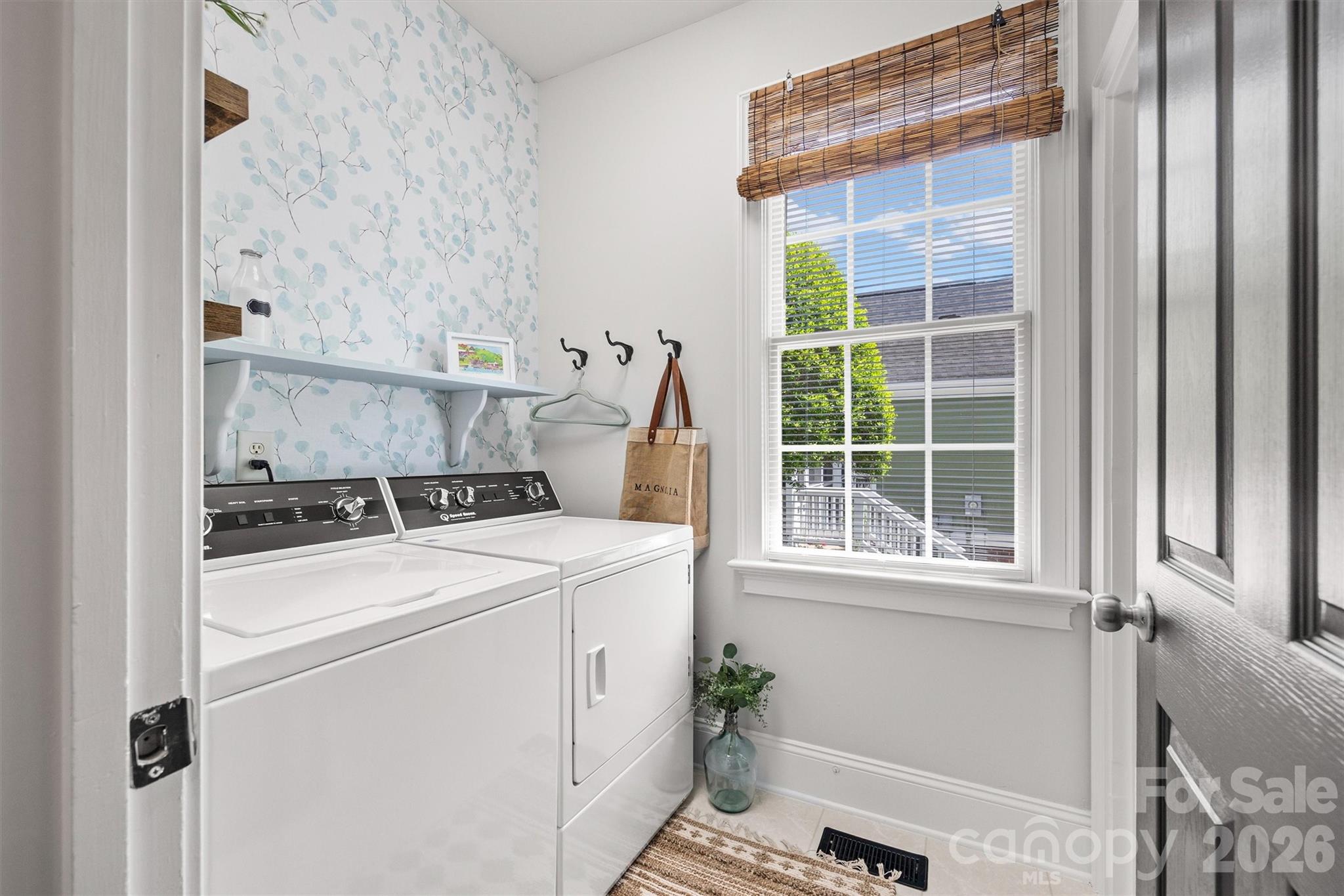 816 Victorian Way Property Photo 15