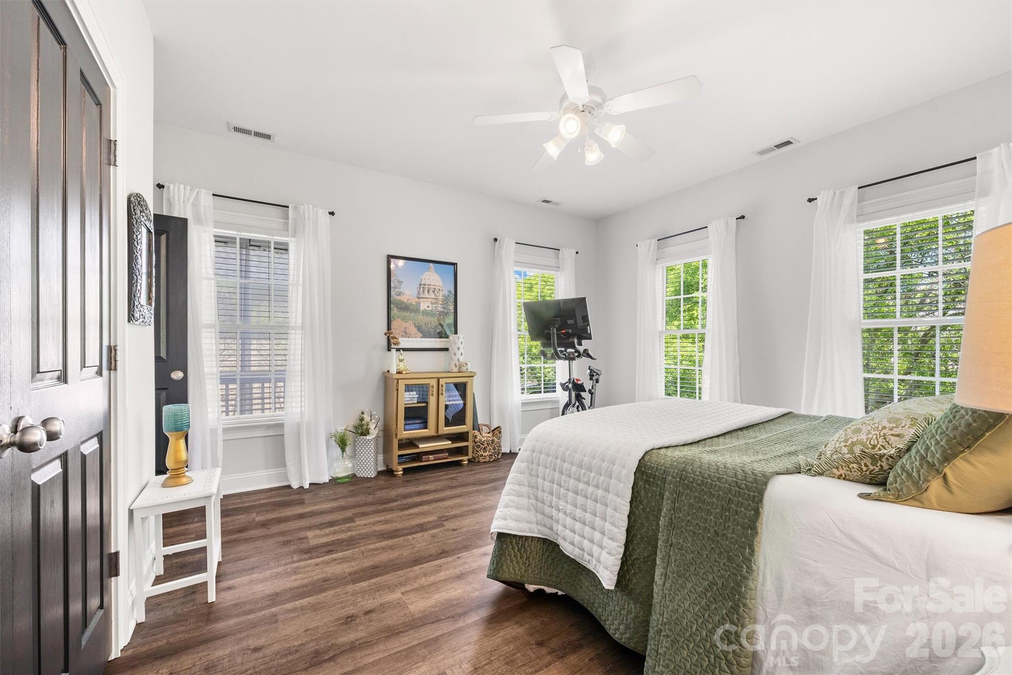 816 Victorian Way Property Photo 24