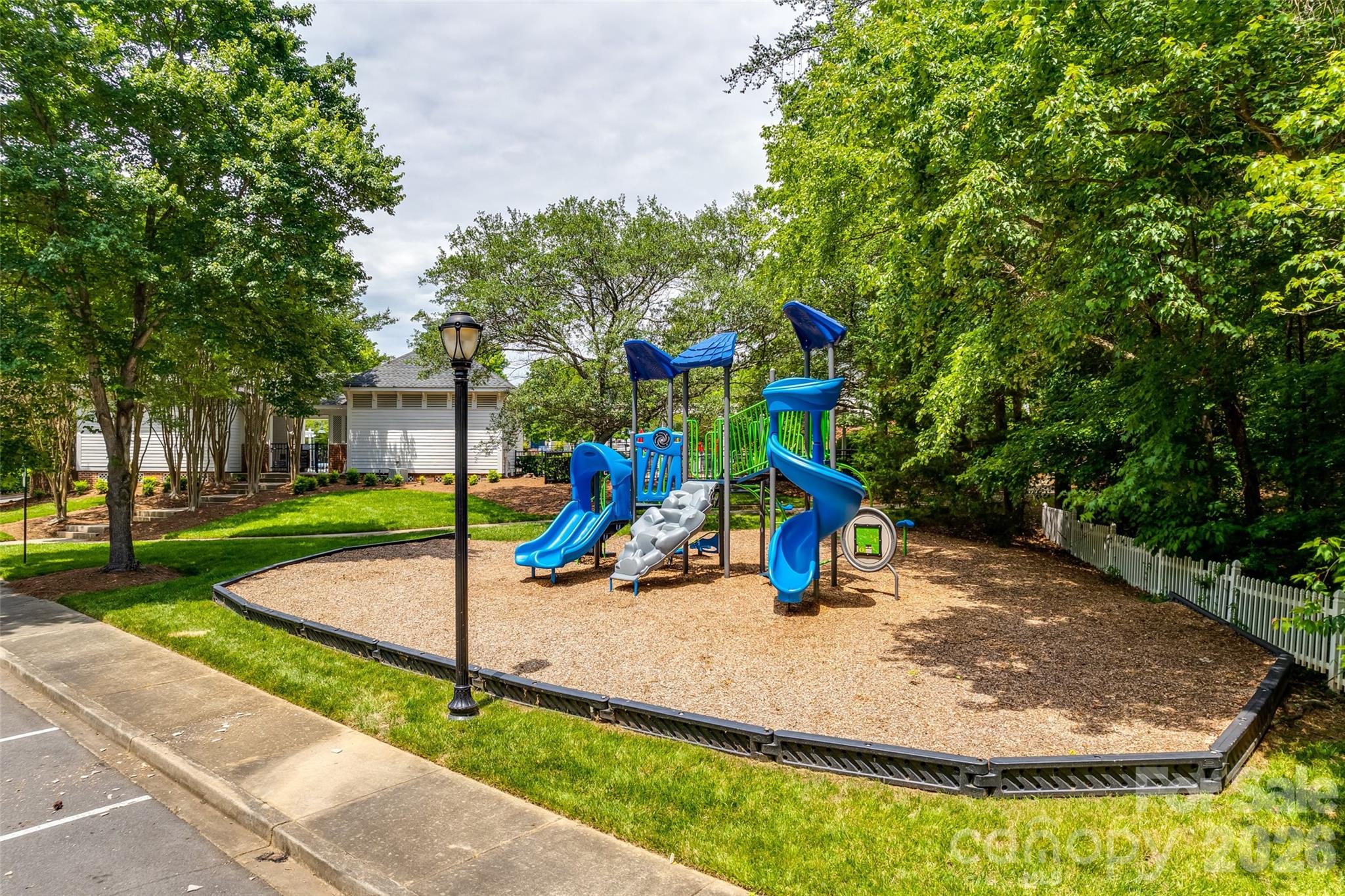 816 Victorian Way Property Photo 43