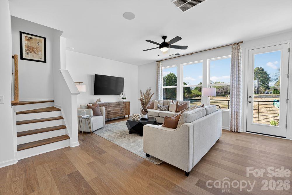 545 Silver Star Boulevard Property Photo 1