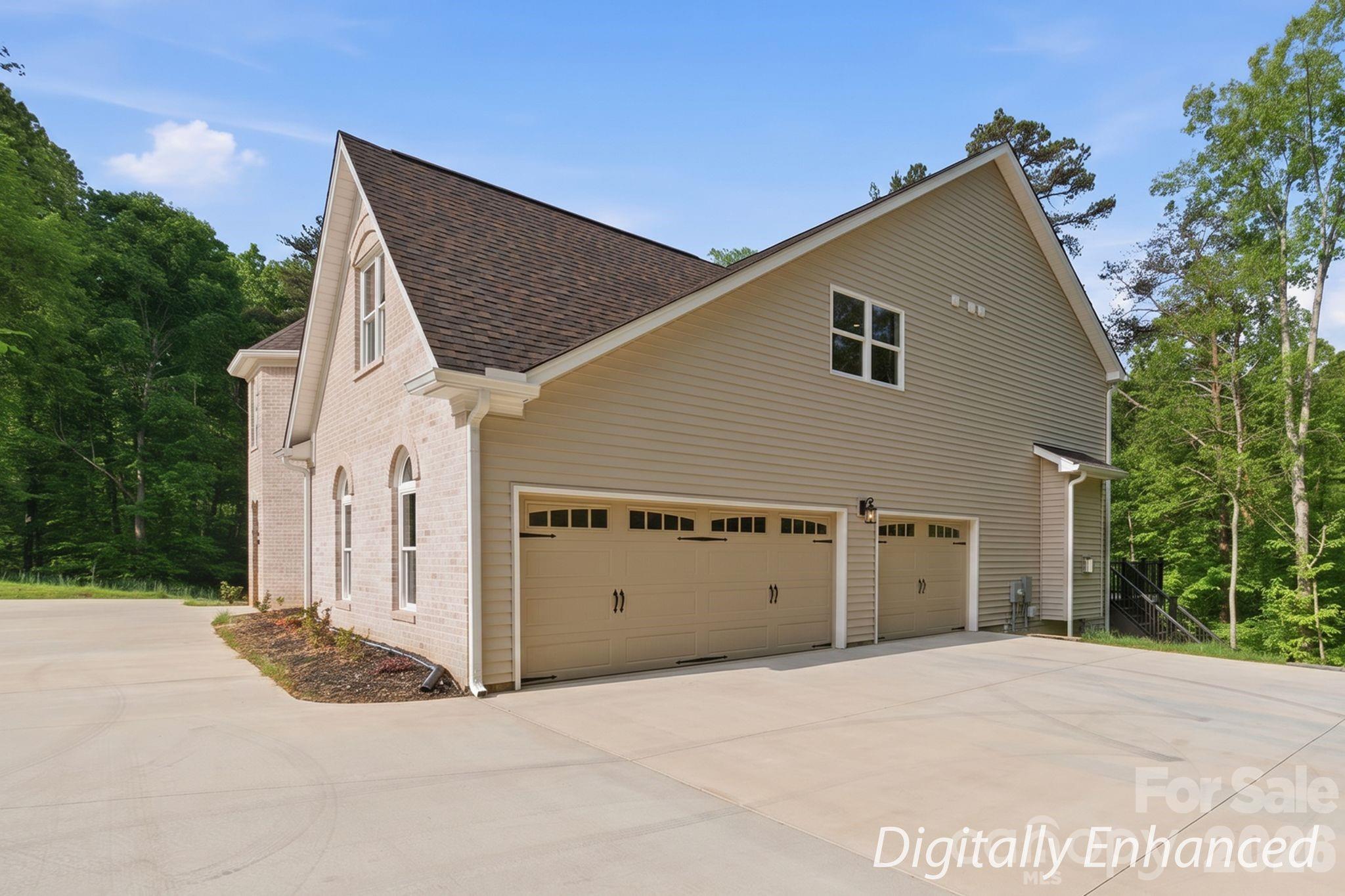 160 Tullyries Lane Property Photo 3