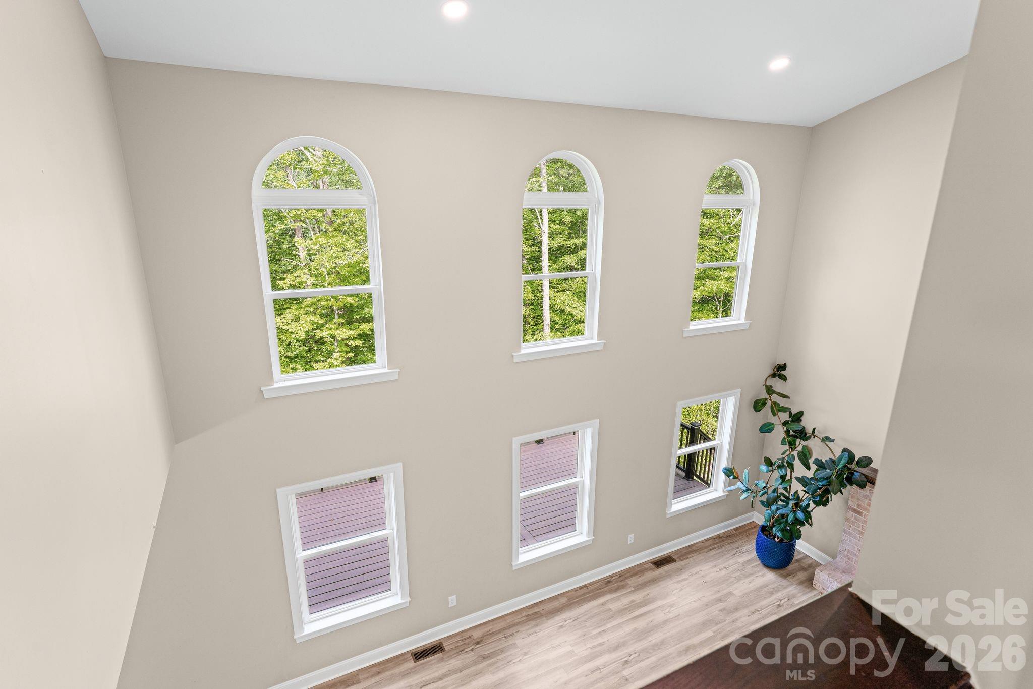 160 Tullyries Lane Property Photo 8