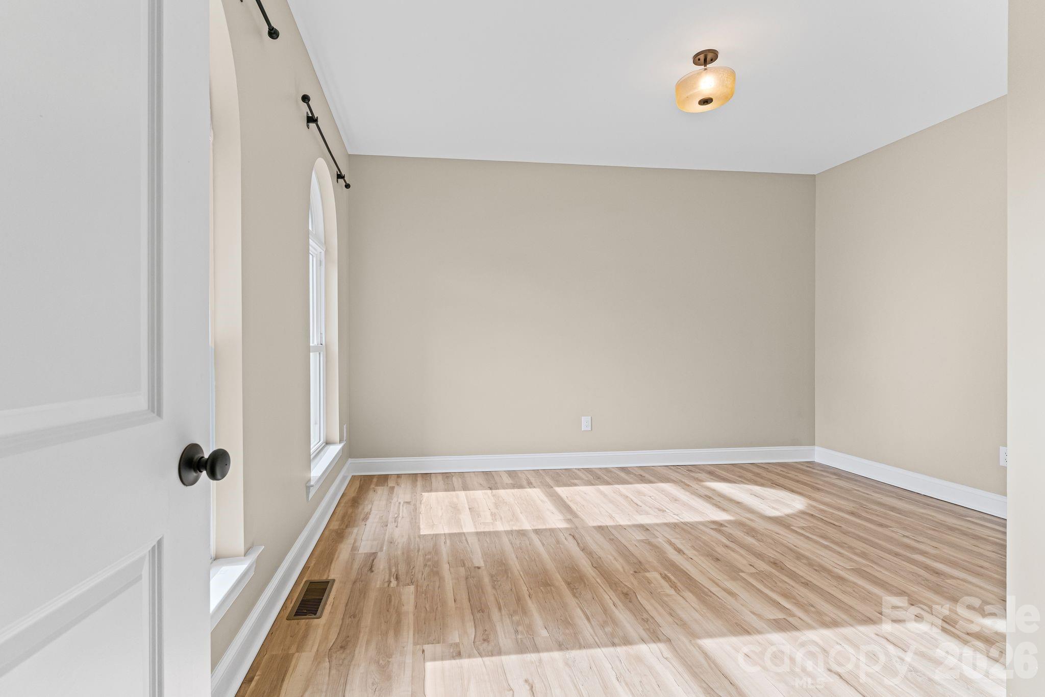 160 Tullyries Lane Property Photo 23
