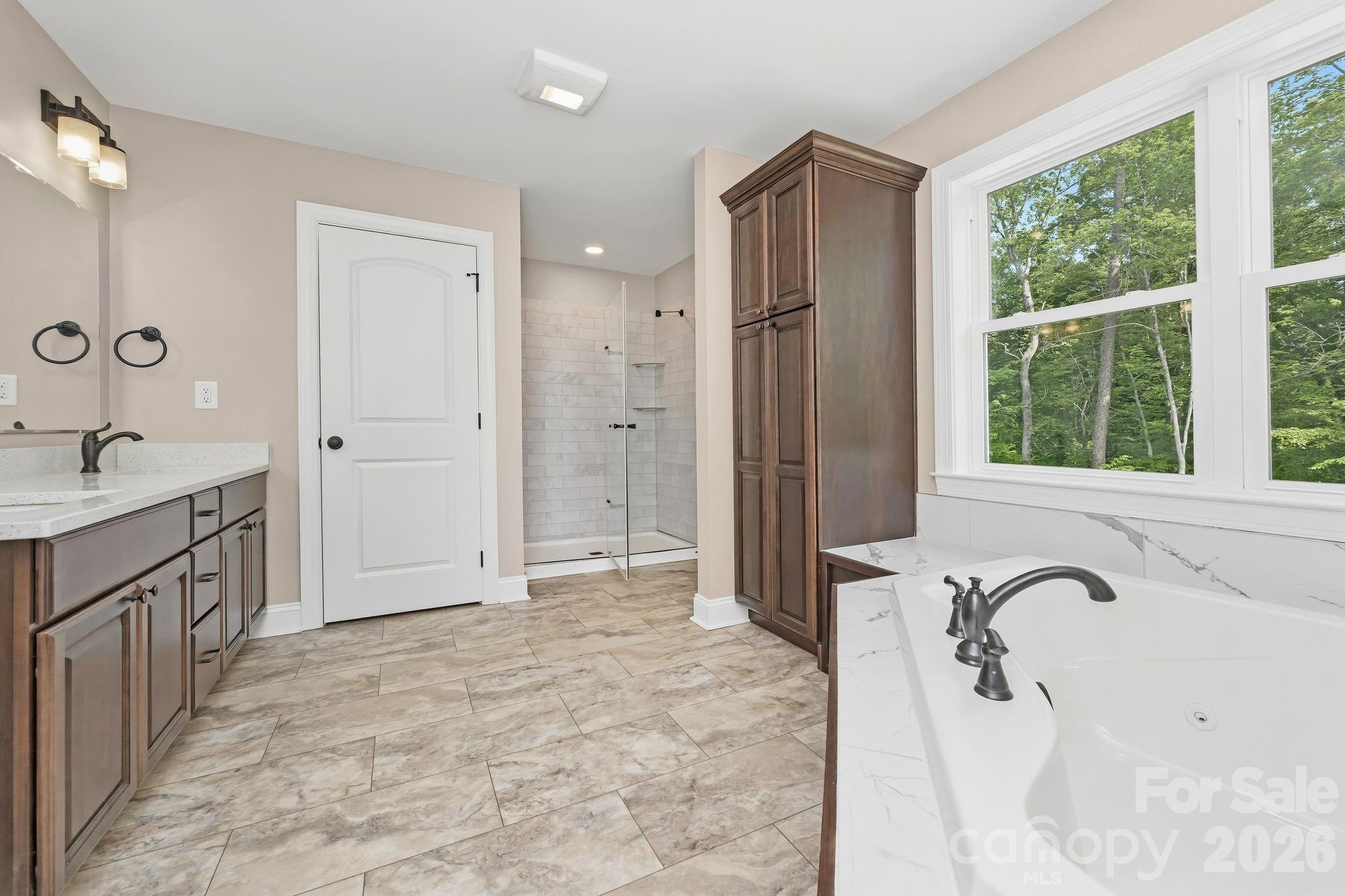 160 Tullyries Lane Property Photo 29