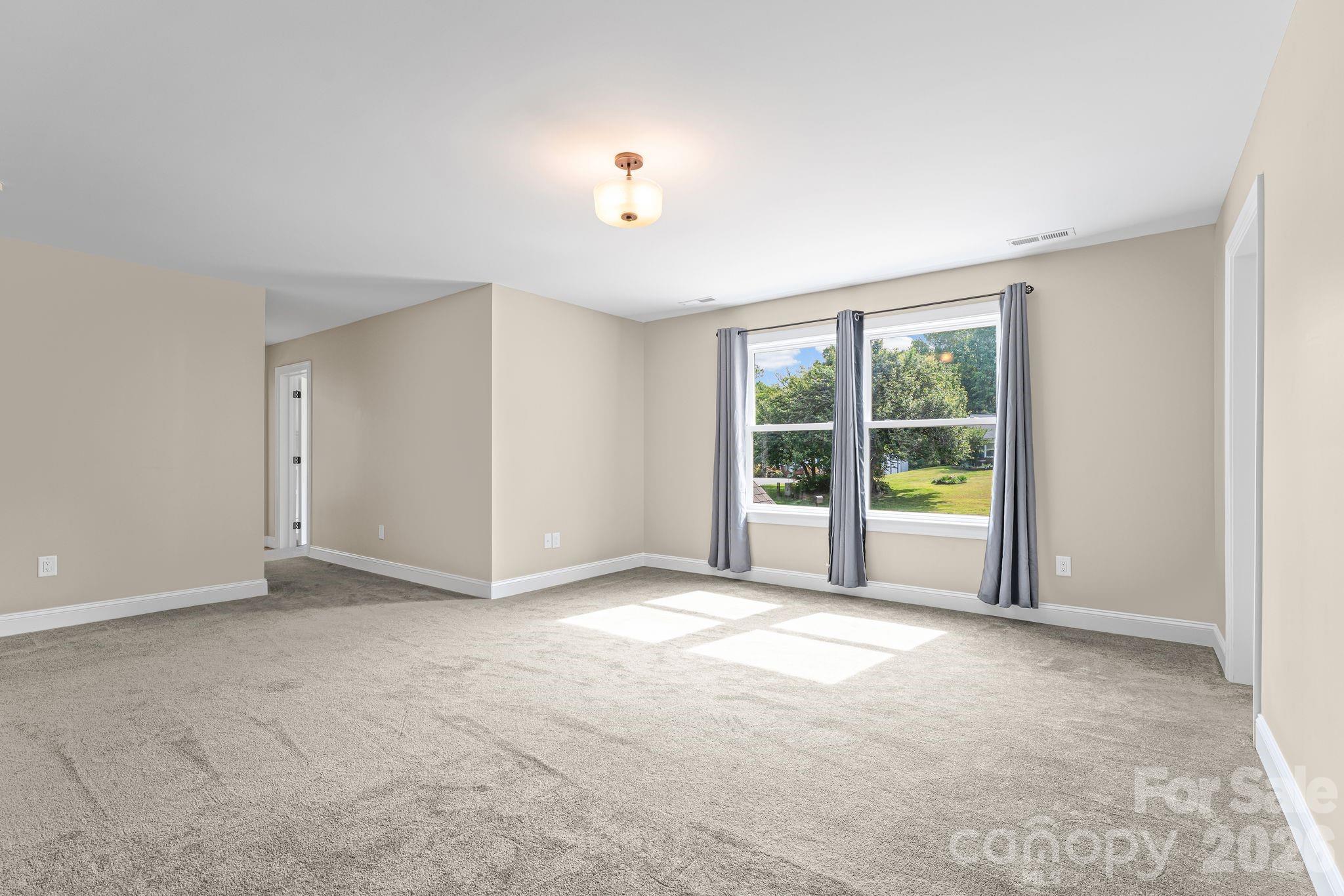 160 Tullyries Lane Property Photo 39